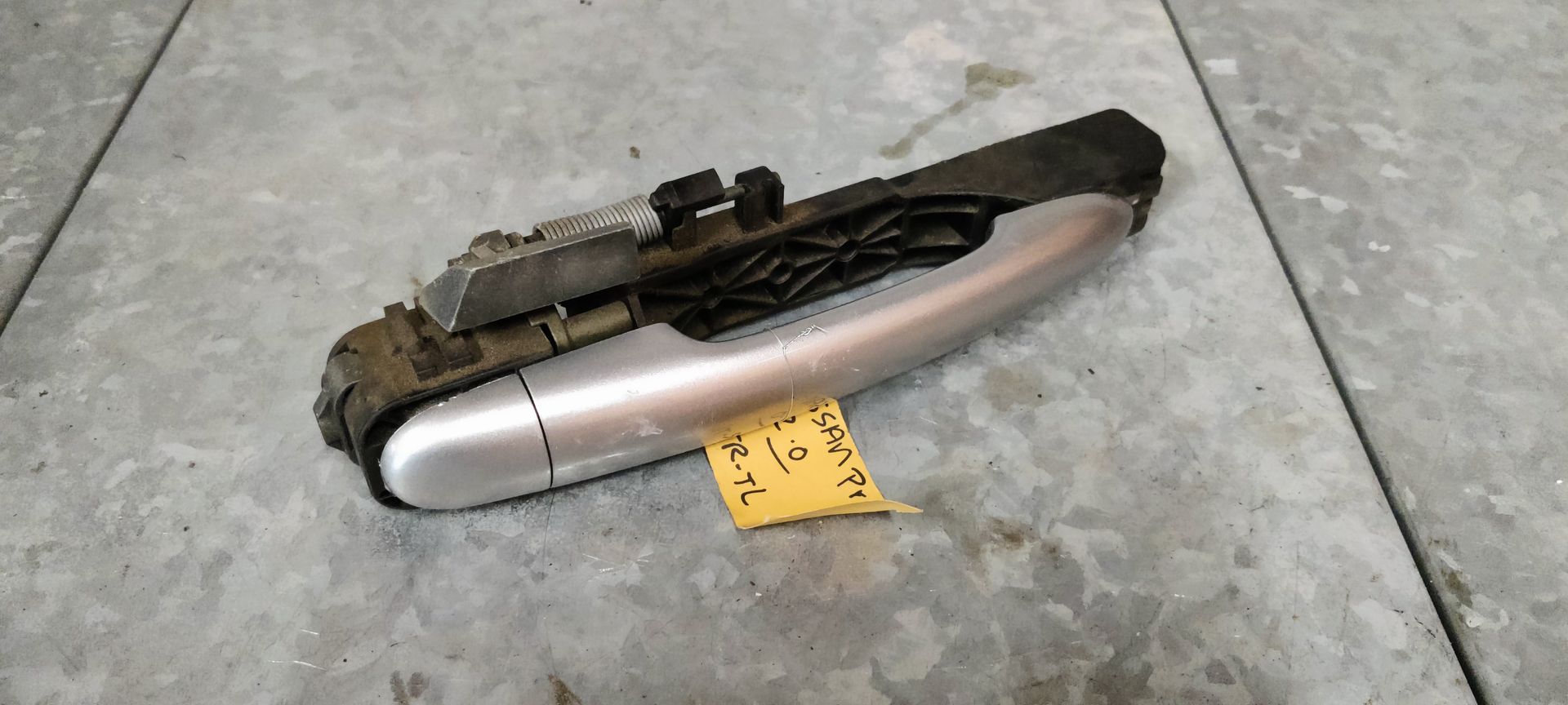 rechter deurhendel Nissan Primera