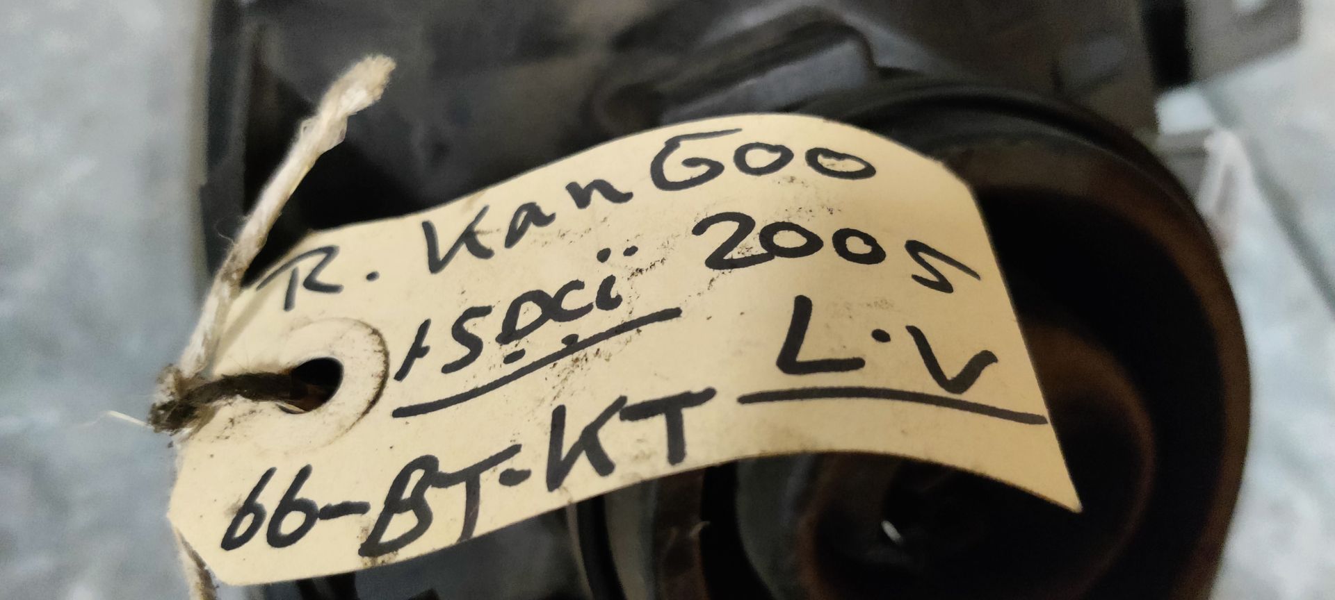 Renault Kangoo onderdelen bij Stegeman Autosloperij V.O.F.