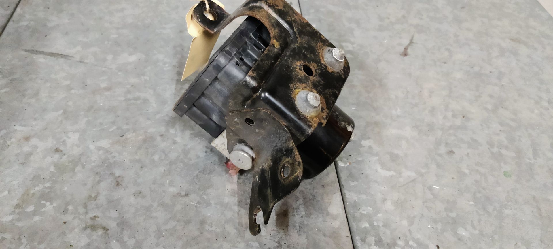 ABS pomp diverse automerken bij Stegeman Autosloperij V.O.F. te Laren (GLD)