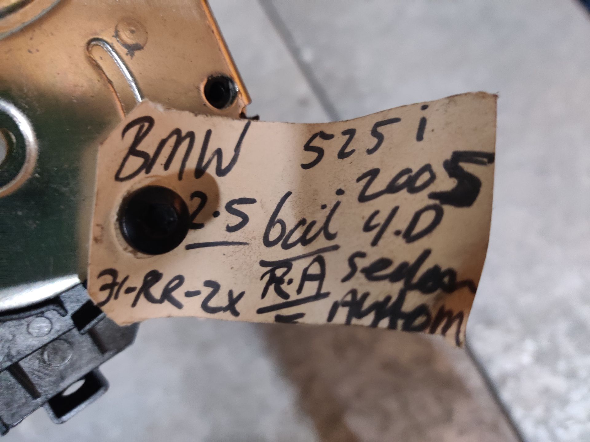 BMW 525i rolgordels, deurklinken en nog veel meer bij Stegeman Autosloperij in Exel bij Lochem.