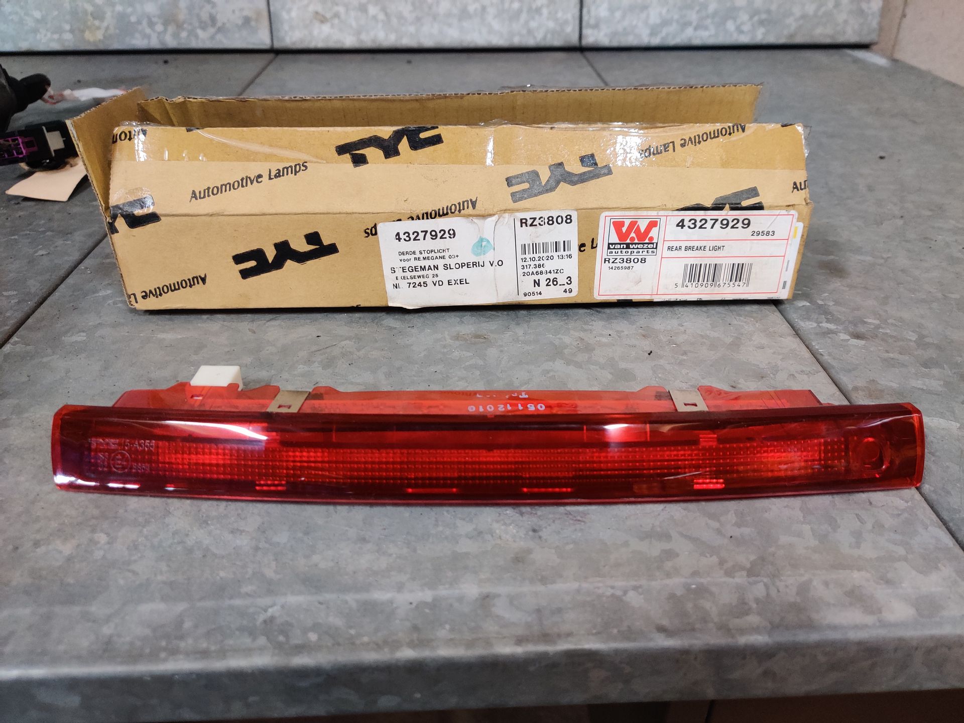 Seat Altea, Fiat 500, VW Golf 5, Citroen C1, VW new Beetle bij Stegeman in Exel, bij Lochem.