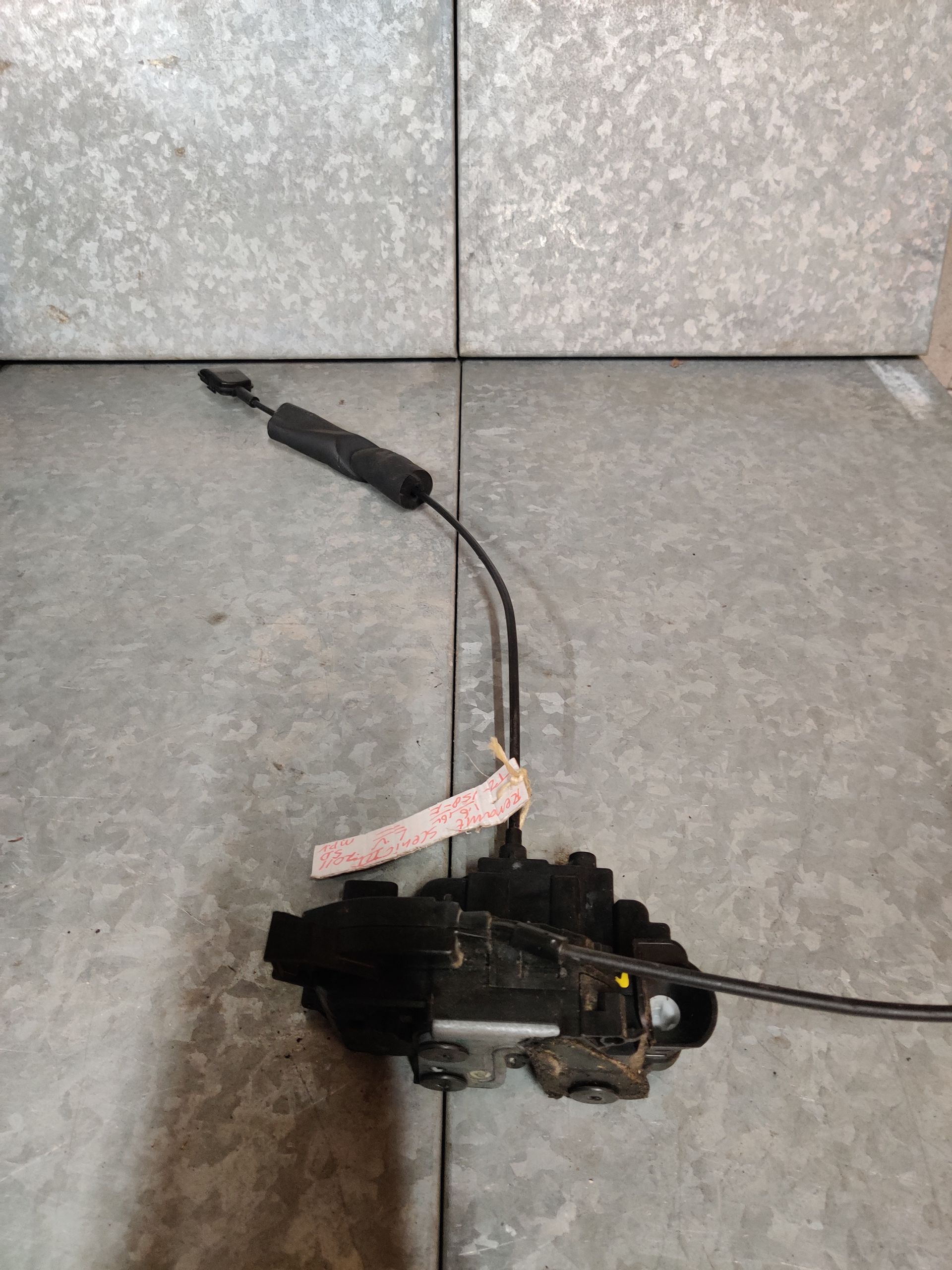 Stegeman Carparts in Exel heeft ruim 5000 Renault Scenic onderdelen op voorraad.