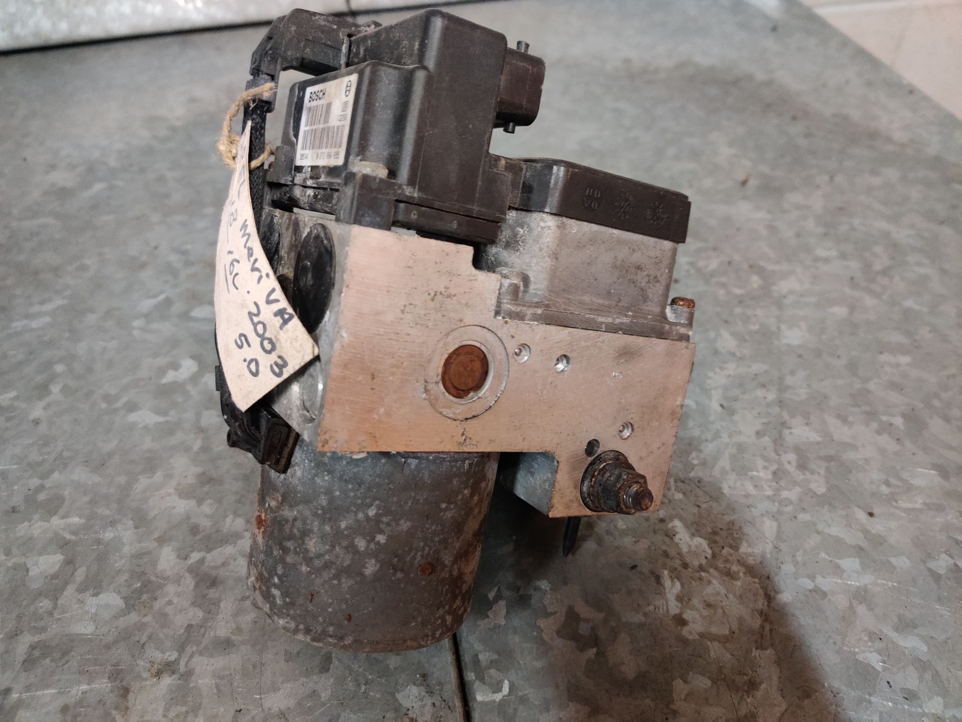 Opel Meriva hoofdremcilinders bij Stegeman Carparts in Exel bij Lochem.