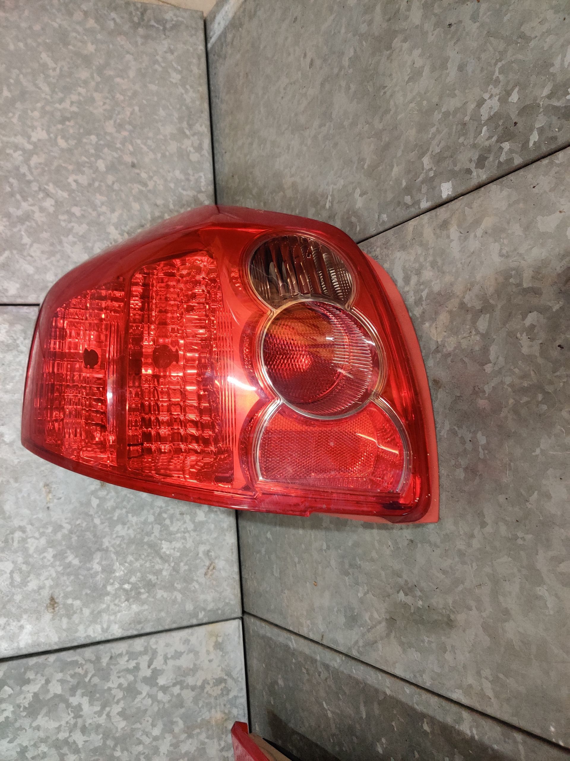 Achterlichten van Toyota Auris bij www.stegemancarparts.nl