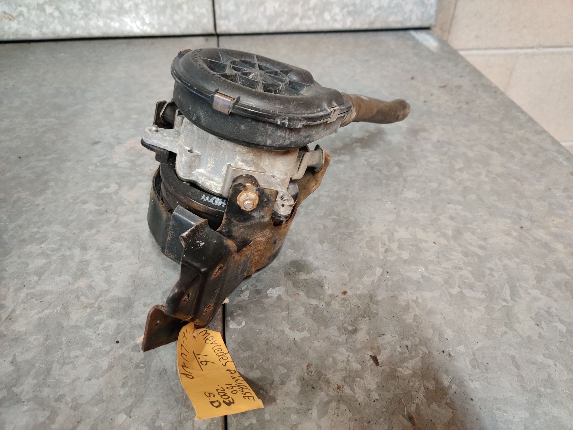 Mercedes A klasse bobines, relais, computers, ECU op voorraad bij www.stegemancarparts.nl