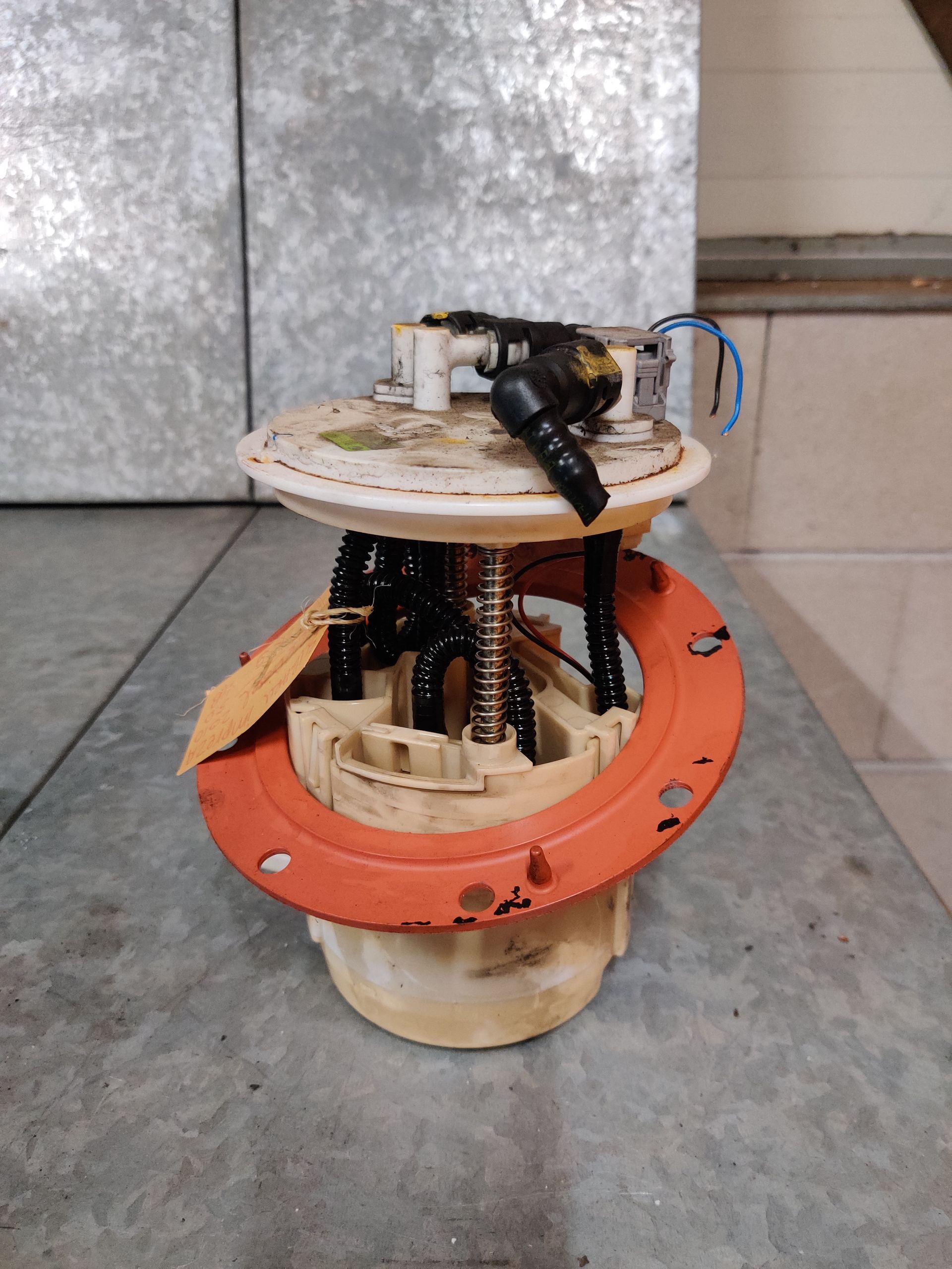 Fiat Panda en Subaru Impreza tankvlotter op voorraad bij www.stegemancarparts.nl