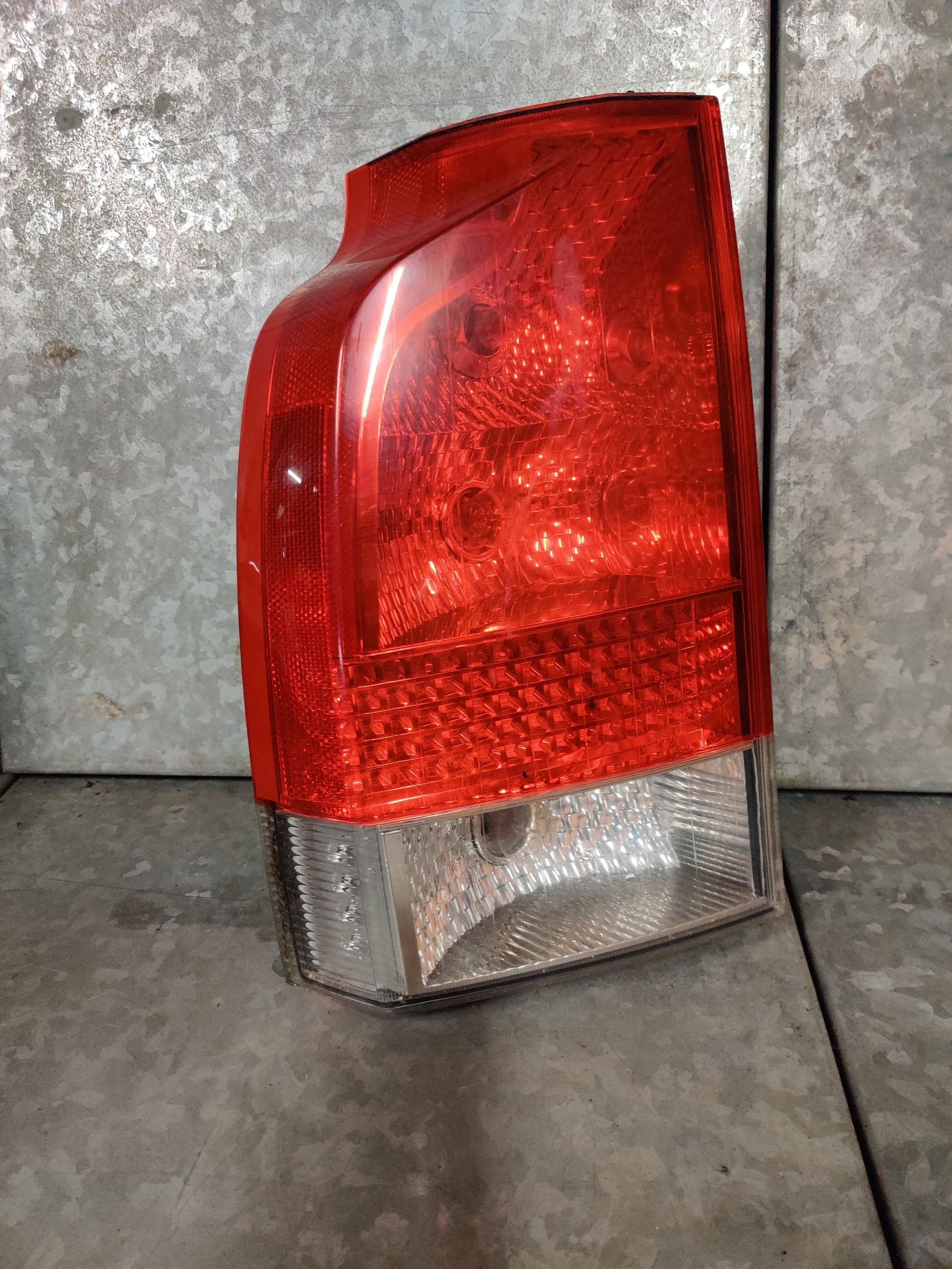 www.stegemancarparts.nl voor al uw Volvo onderdelen, nieuw en gebruikt.