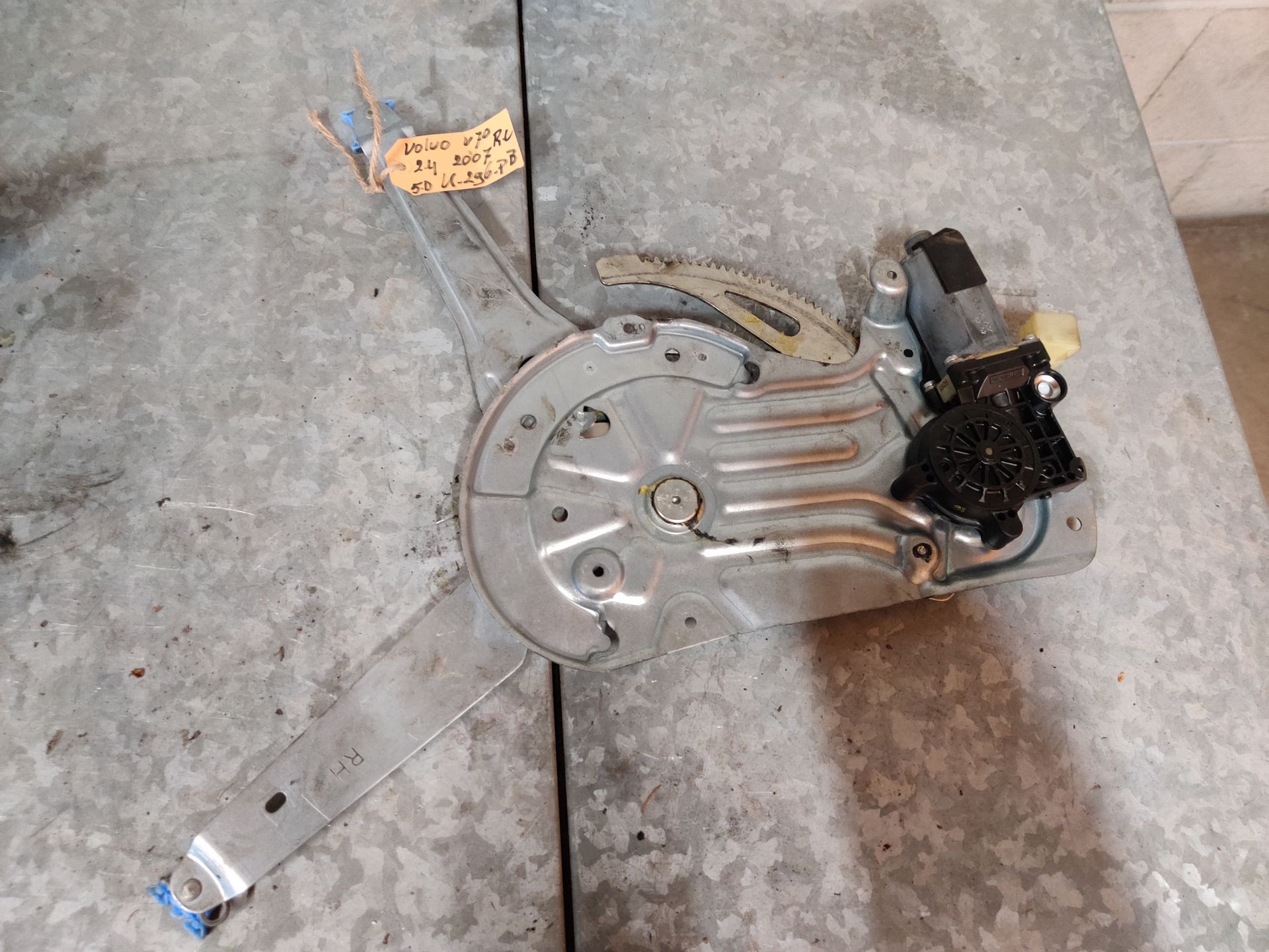 Aircopomp, slotvanger, deurklink, raamschakelaar, ruitenwissermotor bij www.stegemancarparts.nl