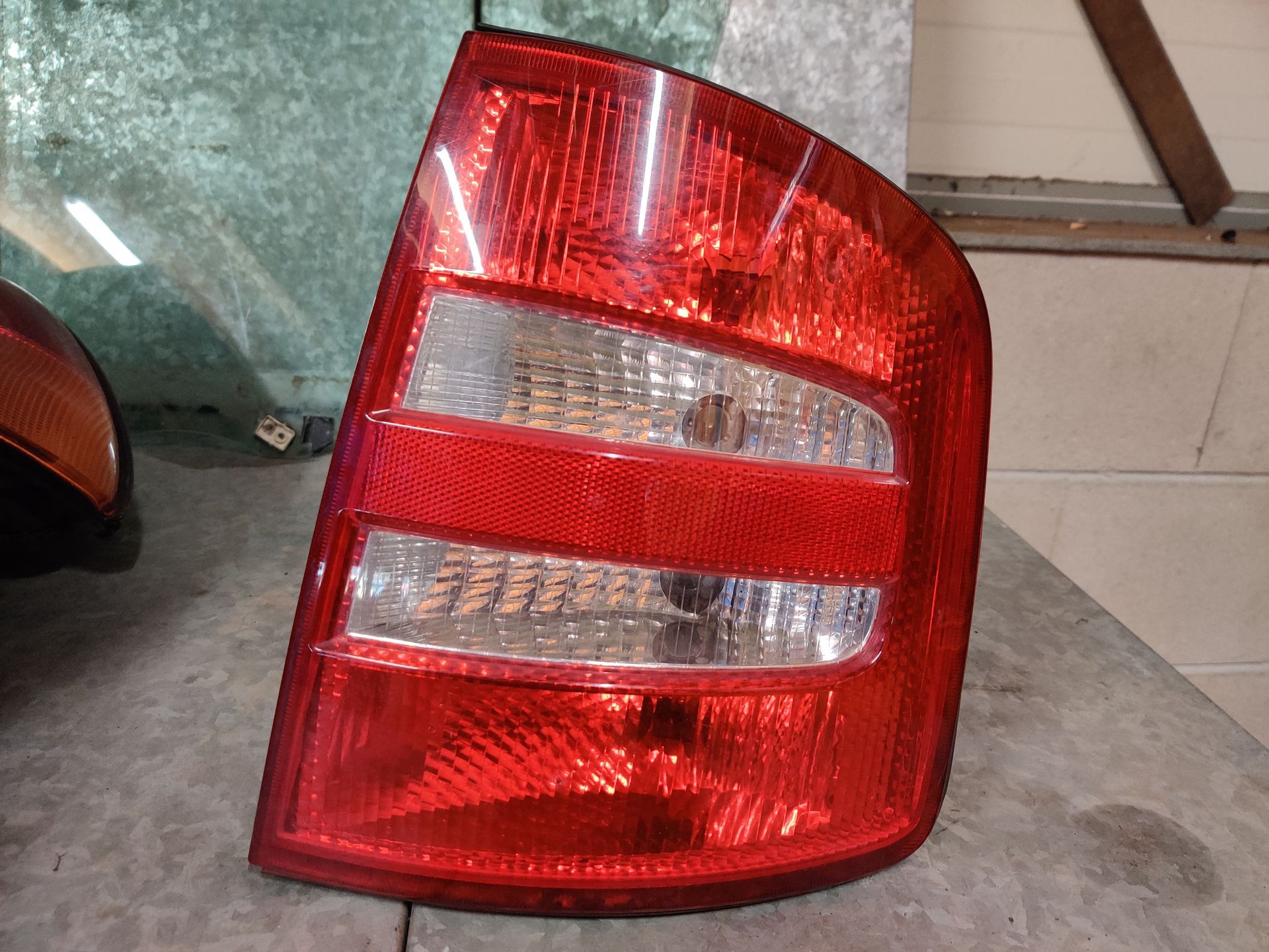 Skoda Fabia rechter achterlichten bij stegeman autosloperij, nieuw en gebruikt.