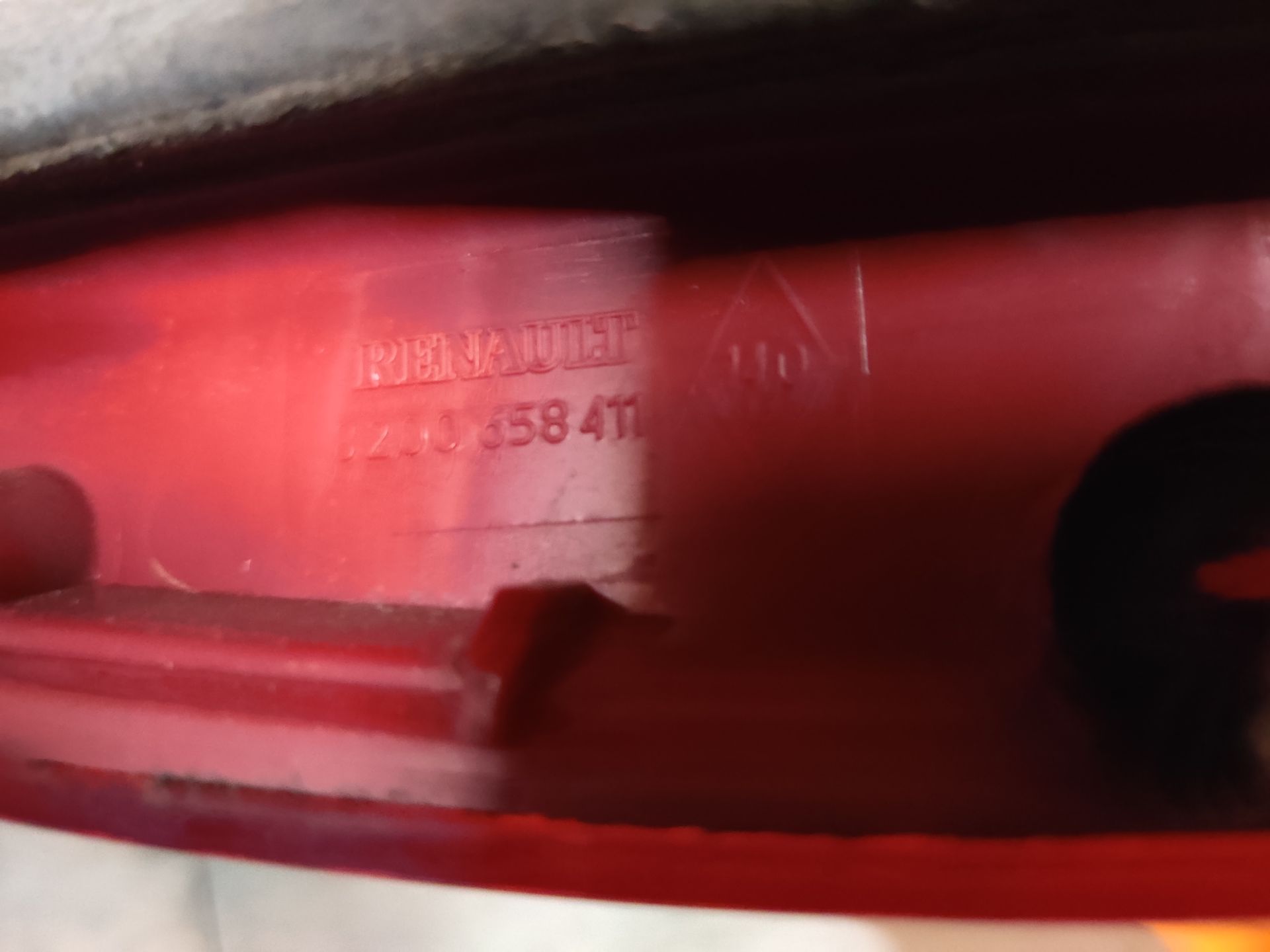 Renault Modus en Kia Picanto linker achterlichten bij Stegeman autosloperij, nieuw en gebruikt.