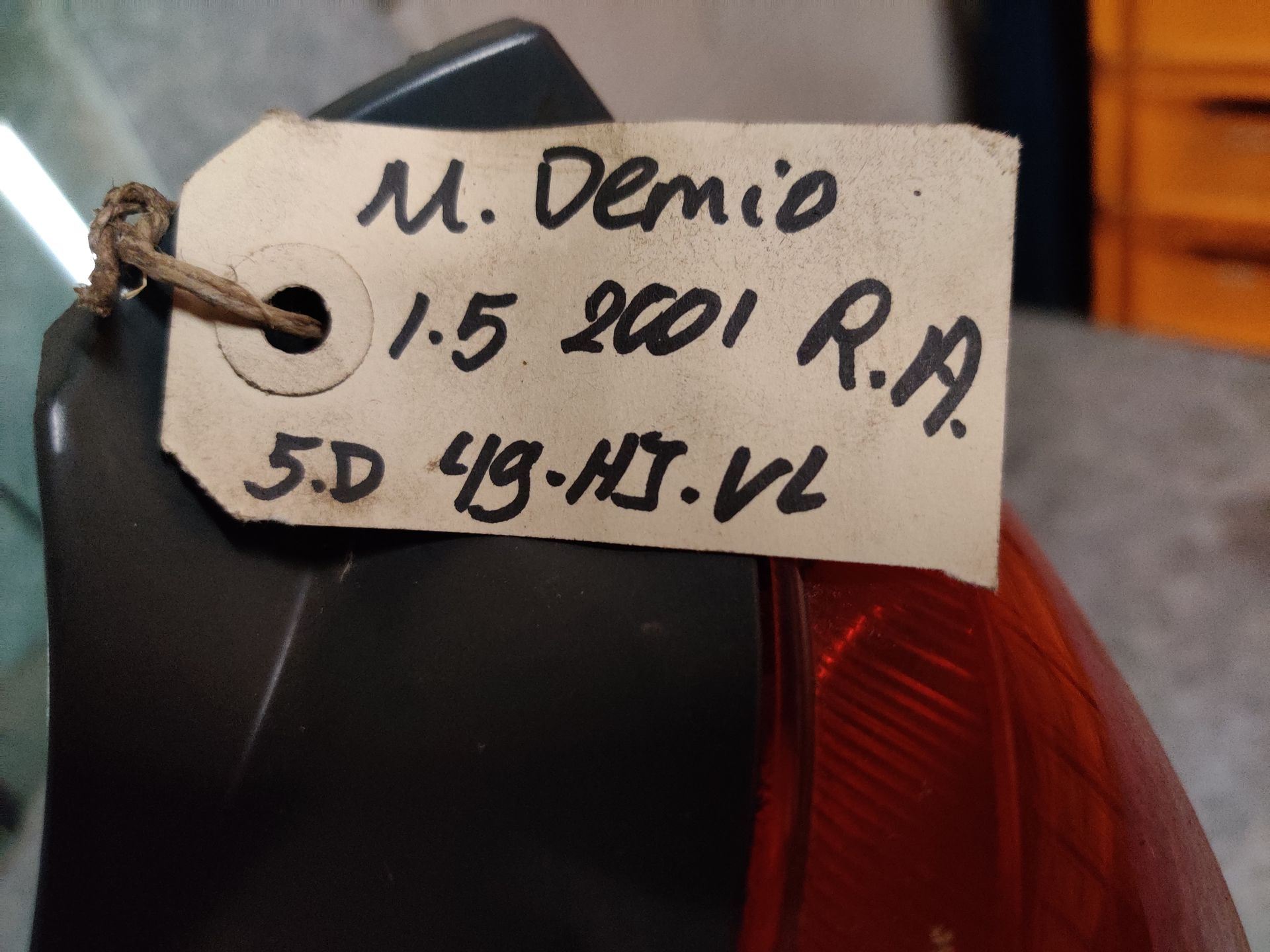 Mazda Demio en Chrysler Neon bij www.stegemancarparts.nl