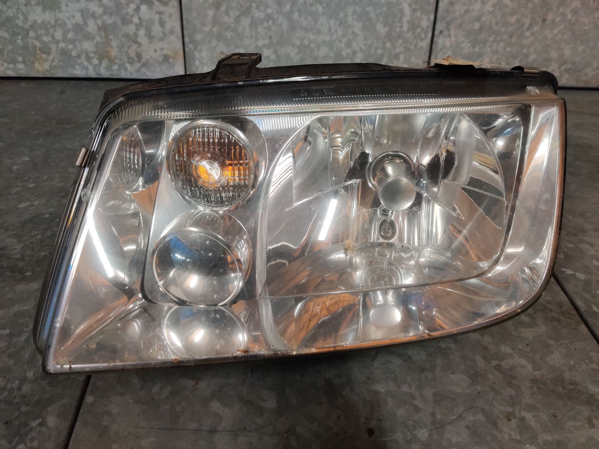 Volkswagen Bora koplampen bij stegemancarparts.nl