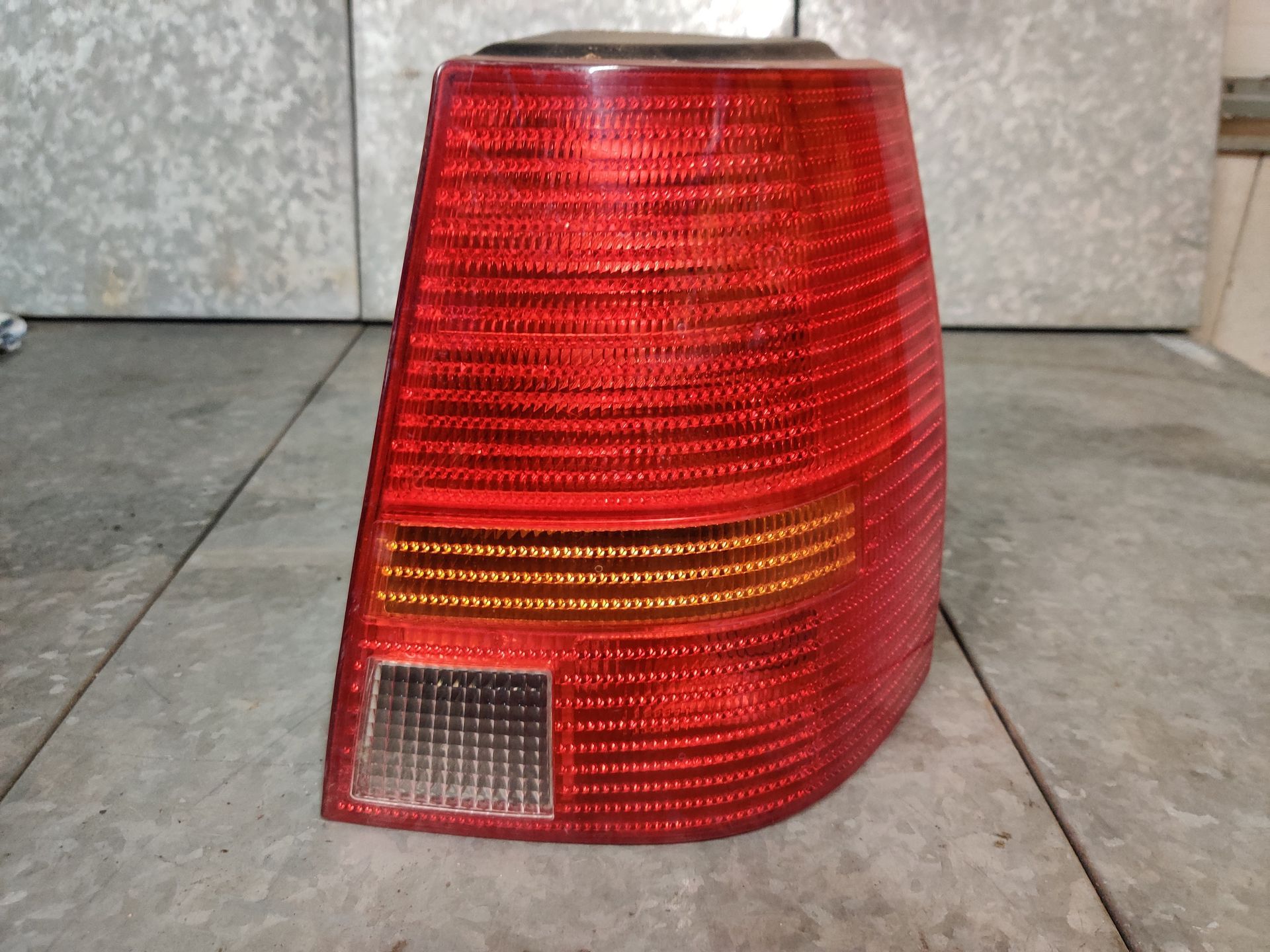 Volkswagen Golf 4 Variant achterlichten bij stegemancarparts.nl