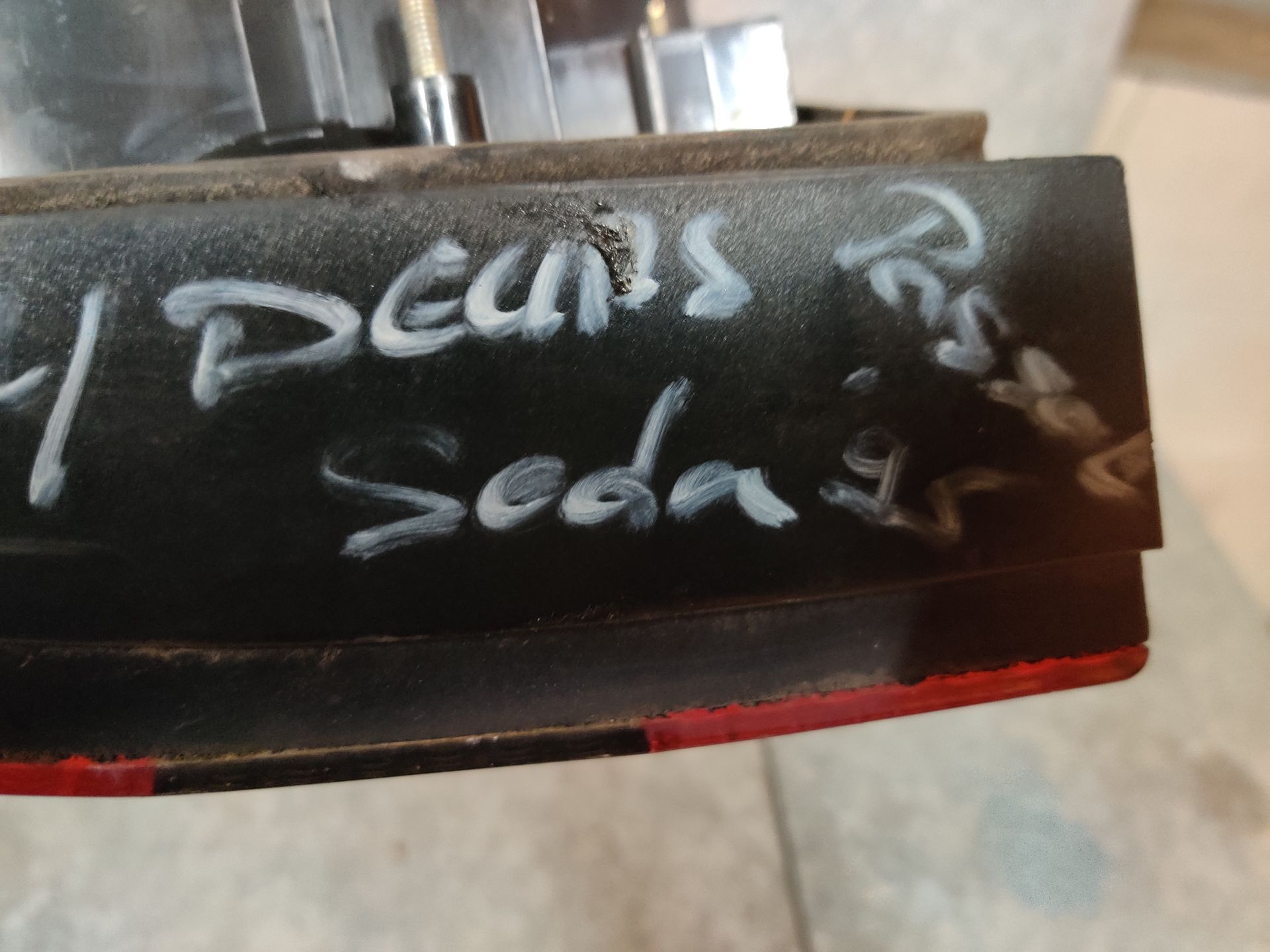 VW Passat achterlichten bij Stegeman carparts in Exel.