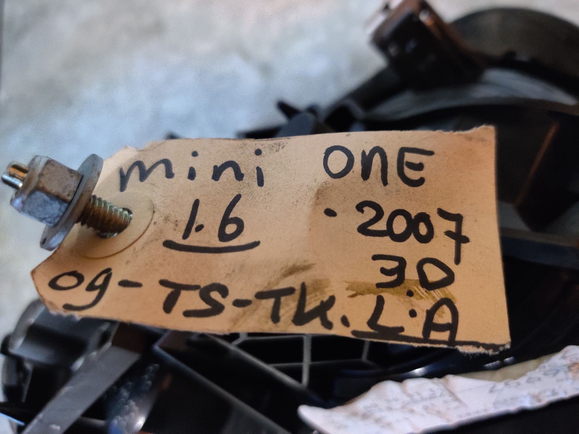 Mini One achterlichten, BMW 118i gasklephuis, bij Stegeman carparts in Exel.