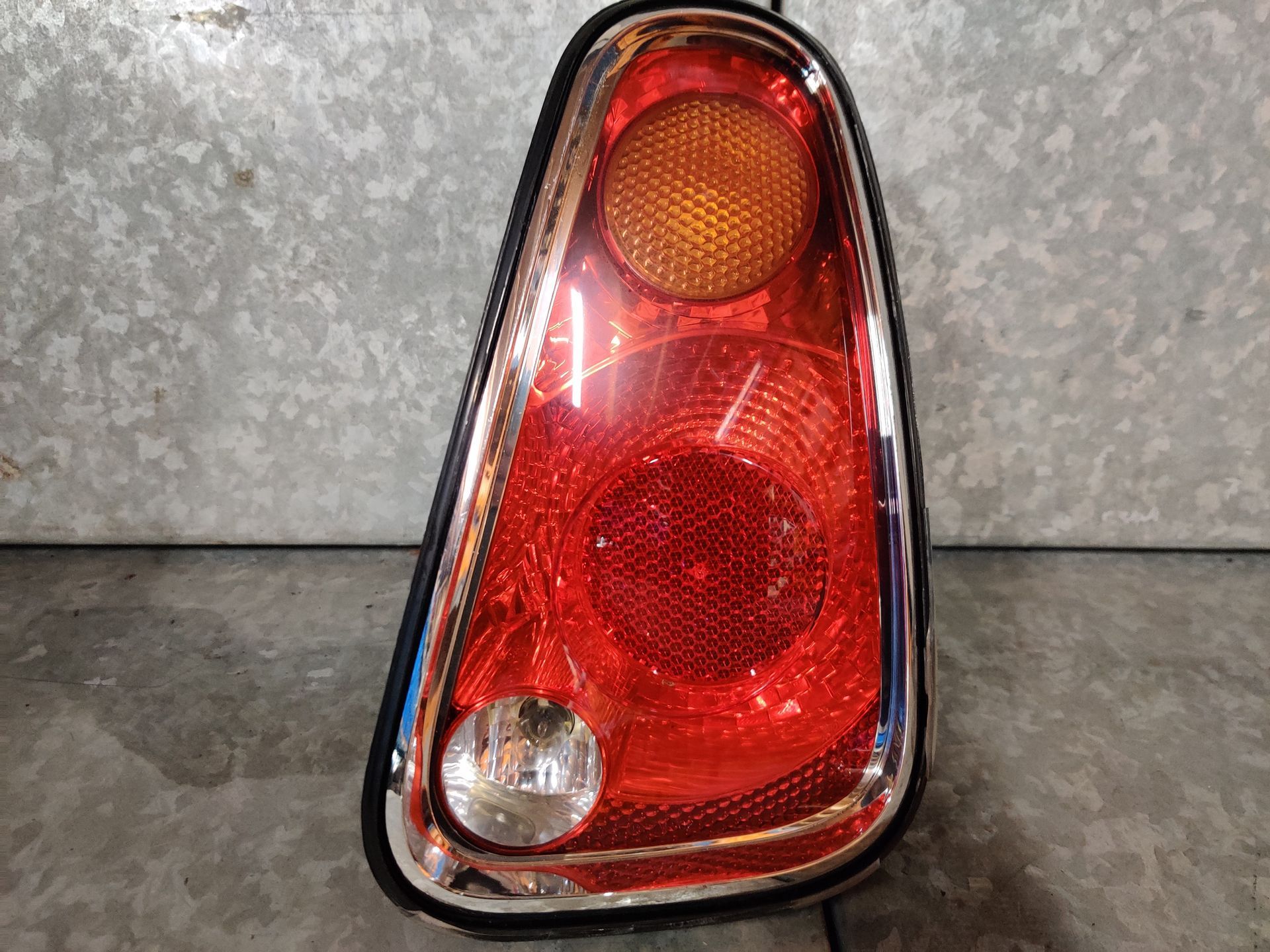 Mini One achterlichten, BMW 118i gasklephuis, bij Stegeman carparts in Exel.