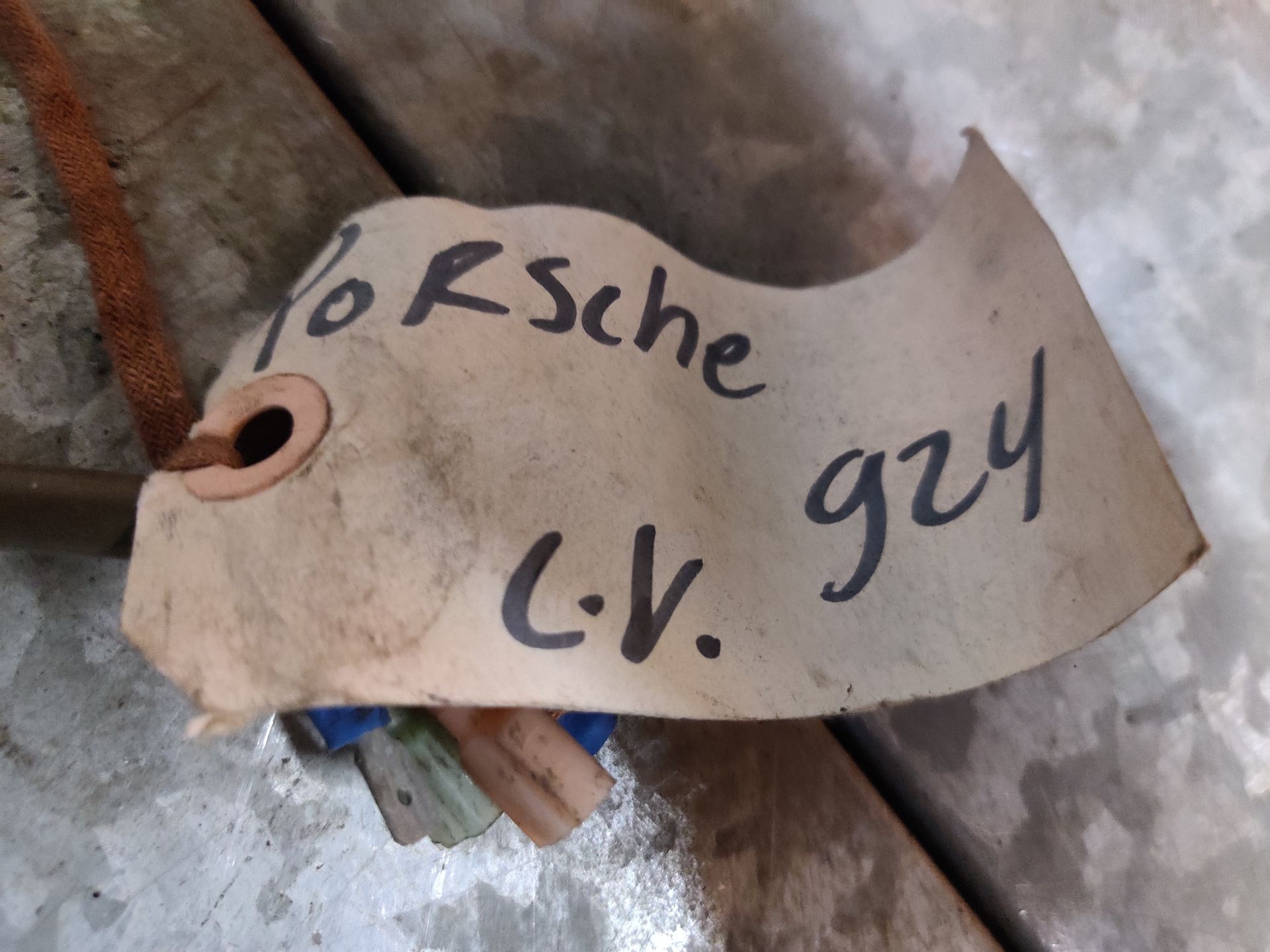 Porsche 924 onderdelen bij Stegeman Carparts in Exel bij Lochem.