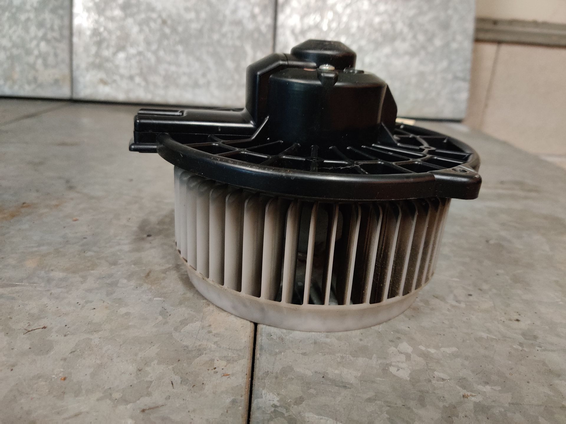 Suzuki Liana kachelmotor op voorraad bij Stegeman Car Parts in Exel bij Lochem.