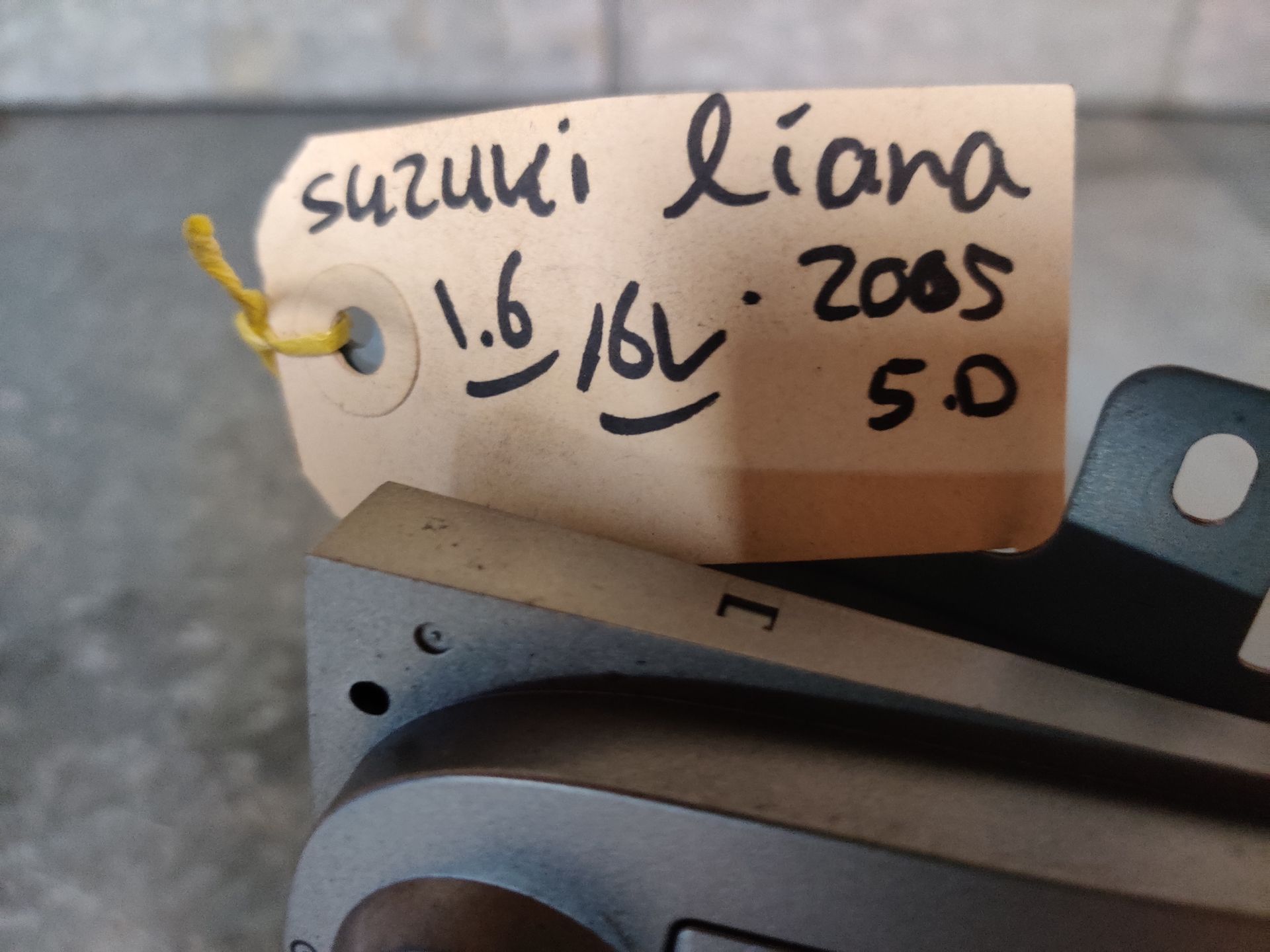 Suzuki Liana radio cd speler op voorraad bij Stegeman Car Parts in Exel bij Lochem.