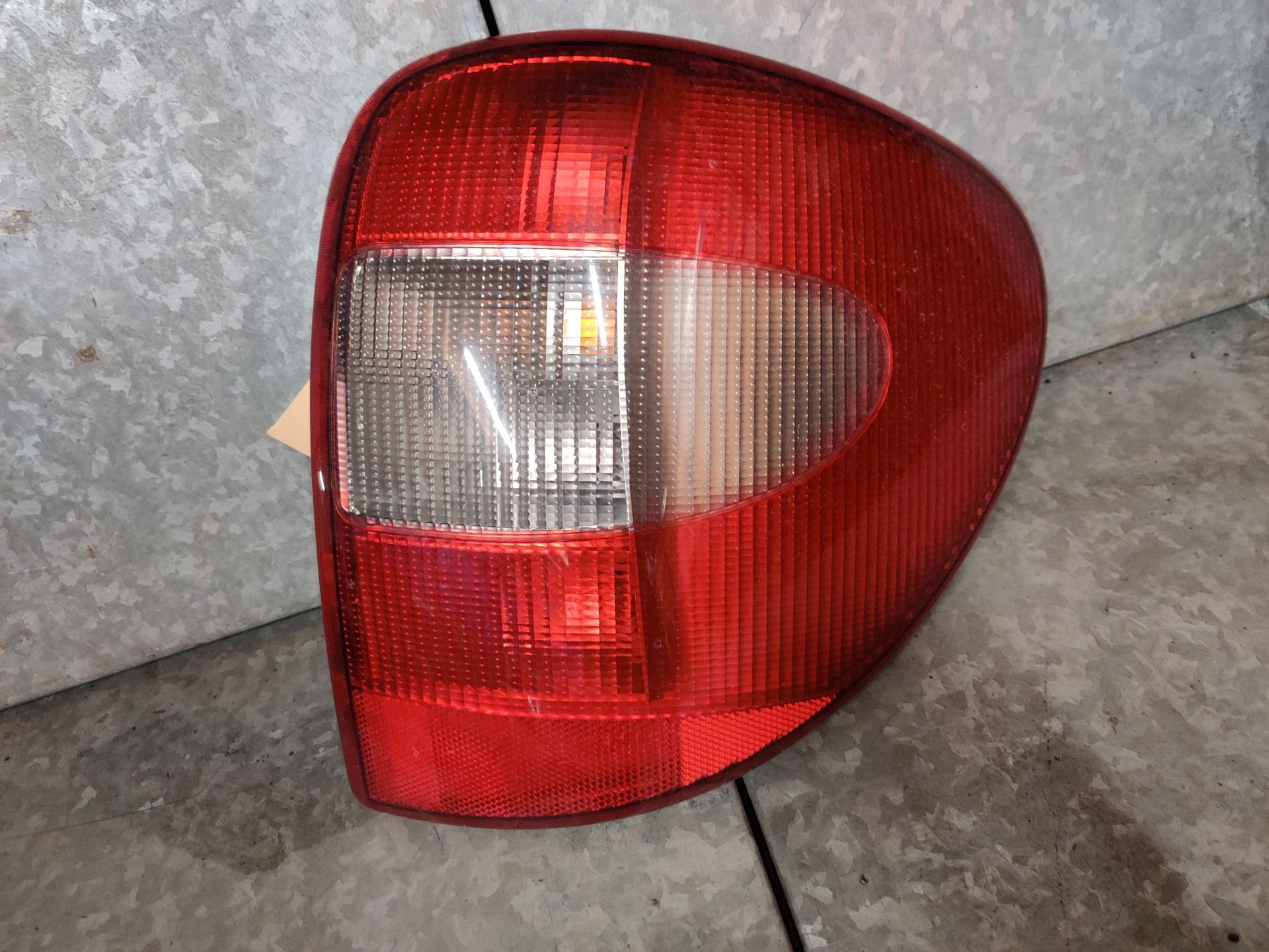 Dodge RamVan , achterlichten, contactsloten, koplampen bij Stegeman Autosloperij V.O.F. te Exel.