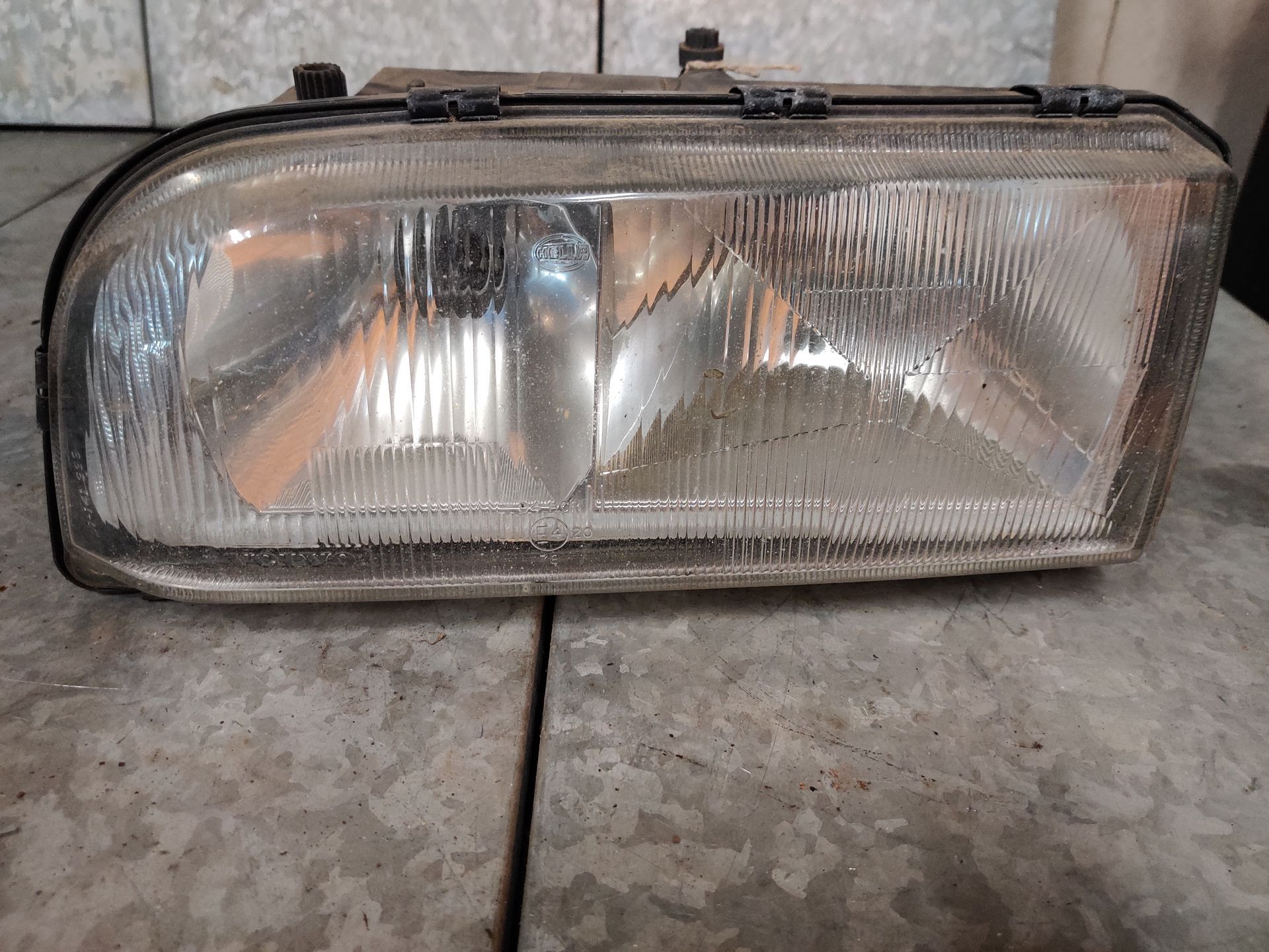 Volvo 850 onderdelen magazijn bij stegemancarparts.nl