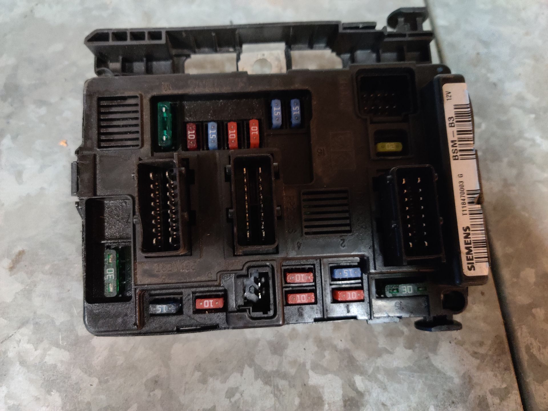 www.stegemancarparts.nl voor al uw gebruikte auto onderdelen, afhalen kan ook of zelf demonteren.