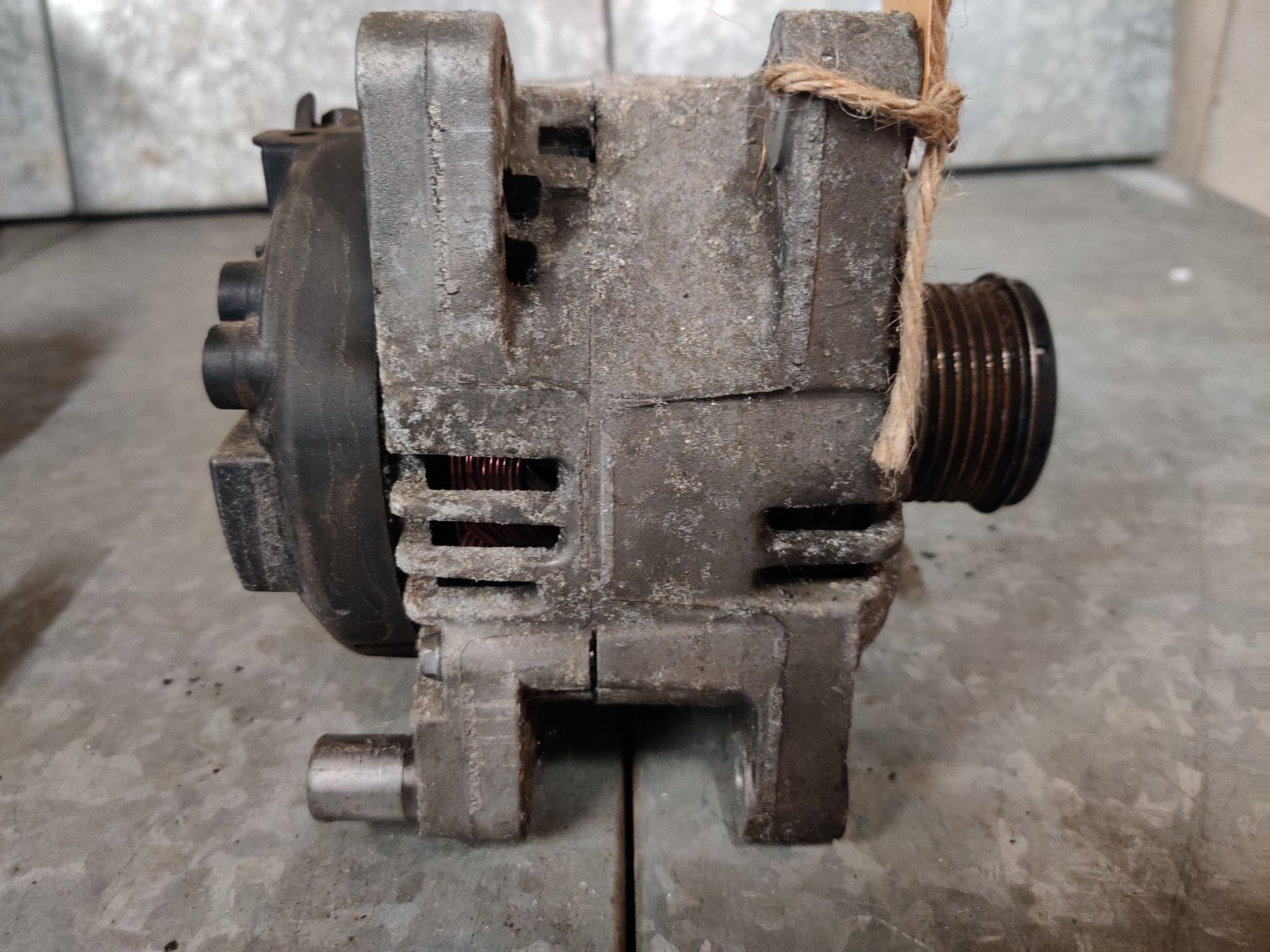 Stegeman Car Parts, dynamo van diverse modellen op voorraad, Alfa, Fiat, Seat, Volvo, Opel.