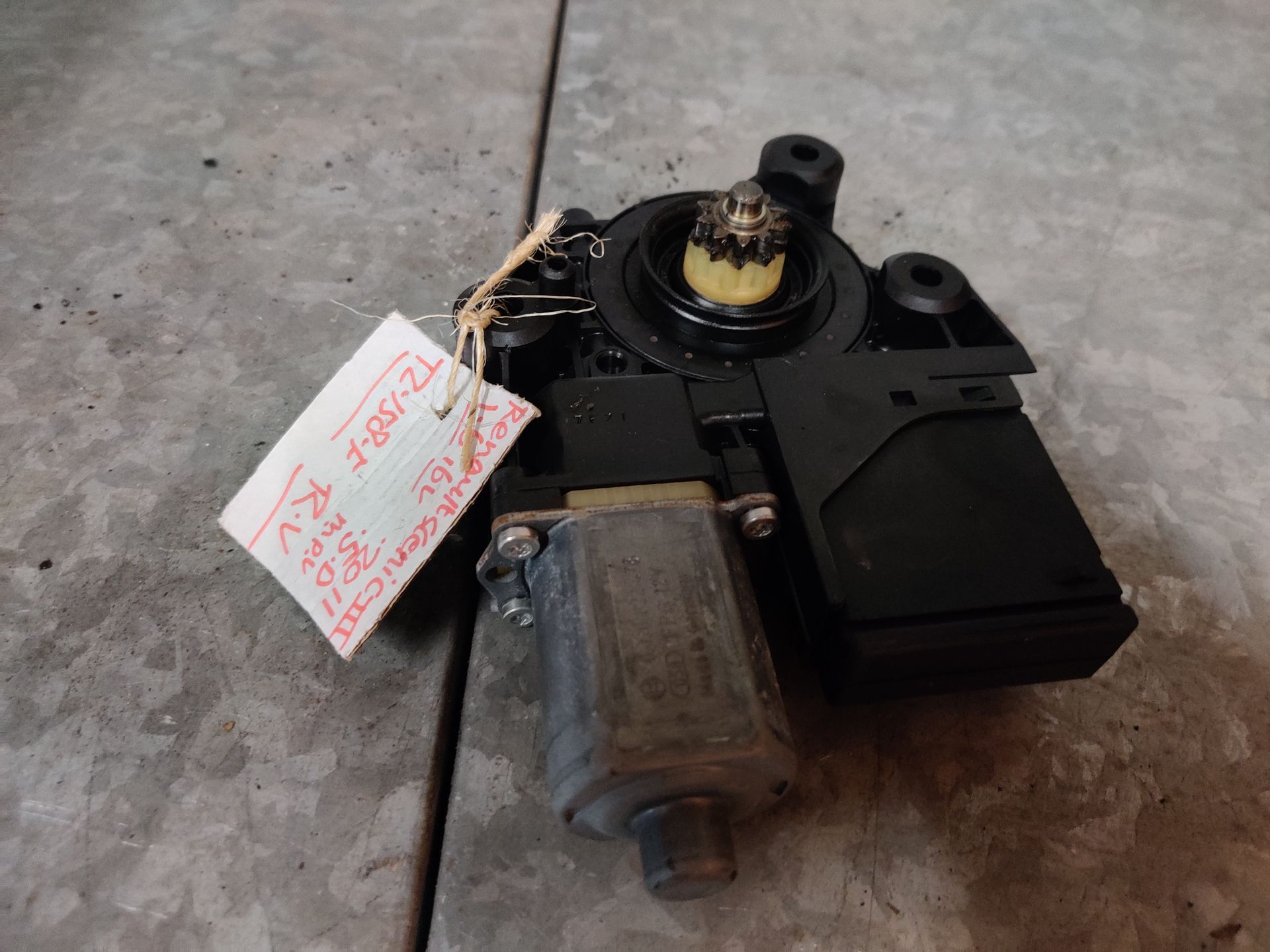 Stegeman Car Parts, ruitenwissermotor van diverse modellen op voorraad, Fiat 500, Opel Ascona