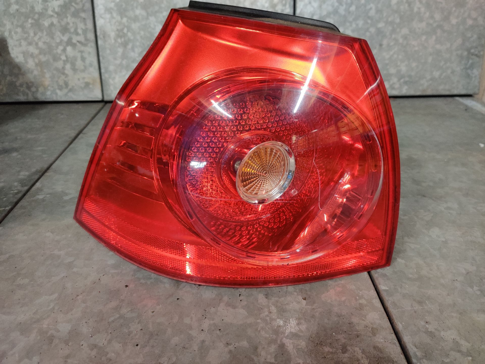 VW Golf 5 achterlichten bij stegemancarparts.nl