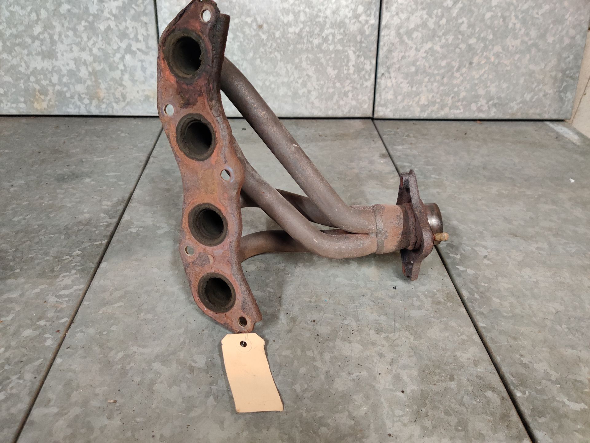 Yaris uitlaatspruitsuk bij Stegeman carparts in Exel.