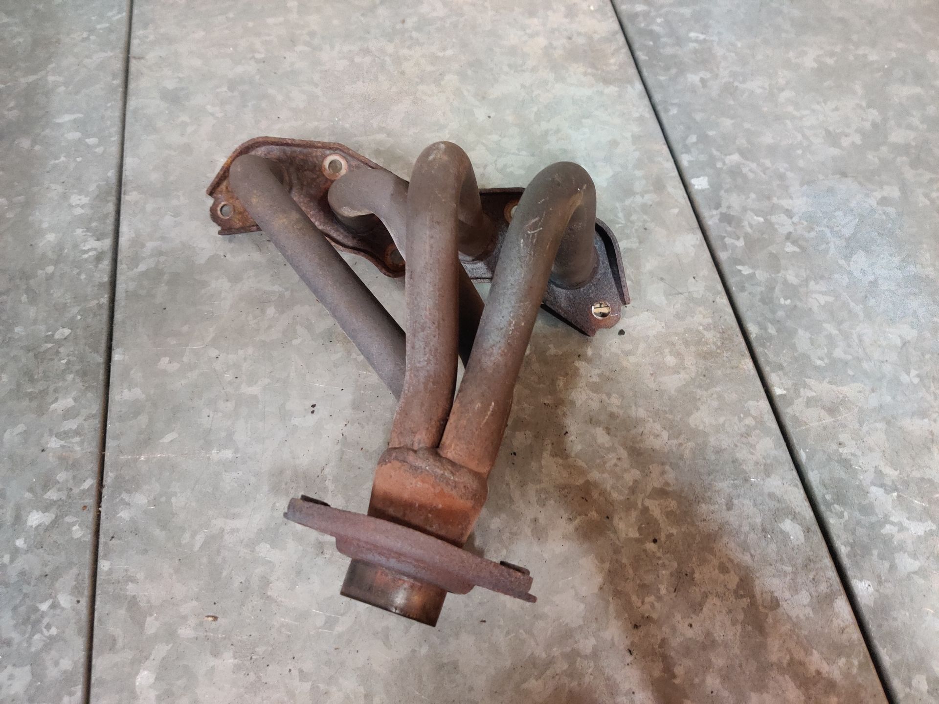Yaris uitlaatspruitsuk bij Stegeman carparts in Exel.