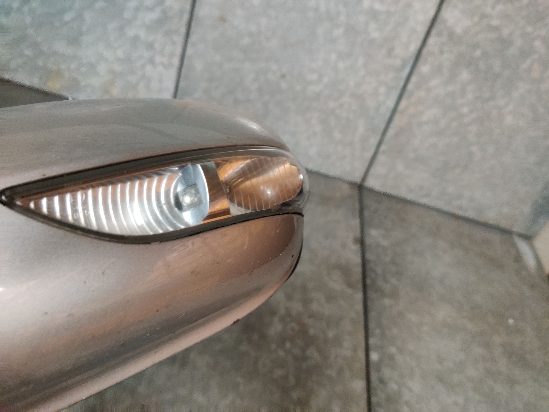 Mercedes B klasse spiegel bij  Stegeman carparts in Exel.