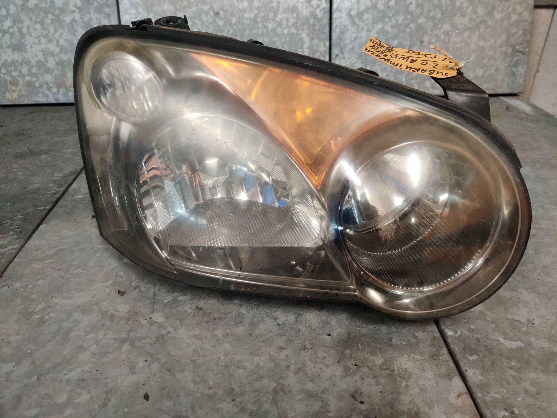 Subaru Impreza rechter koplamp uit 2004.