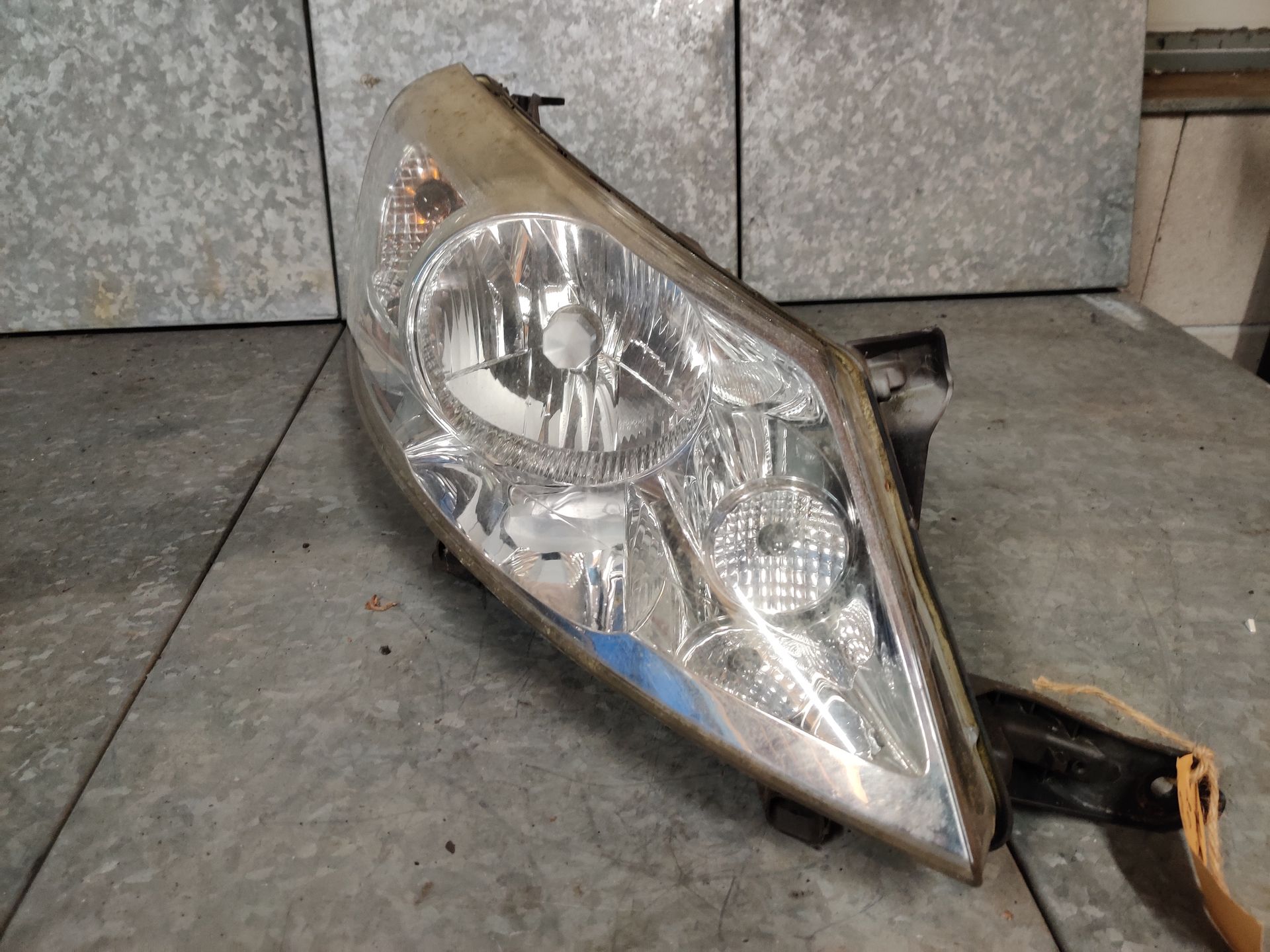 www.stegemancarparts.nl voor al uw koplampen, katalysatoren, kilometertellers en veel meer.