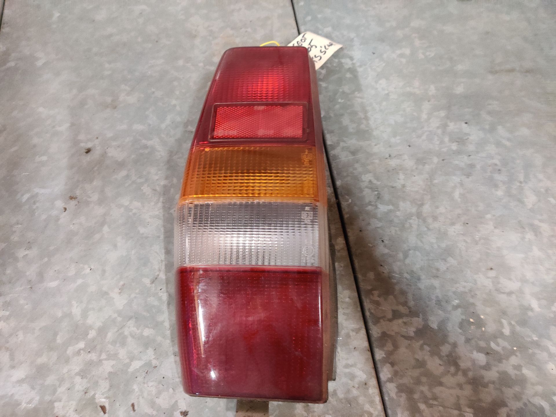 Peugeot 305  onderdelen, ruime voorraad bij stegemancarparts.nl afhalen ook mogelijk.