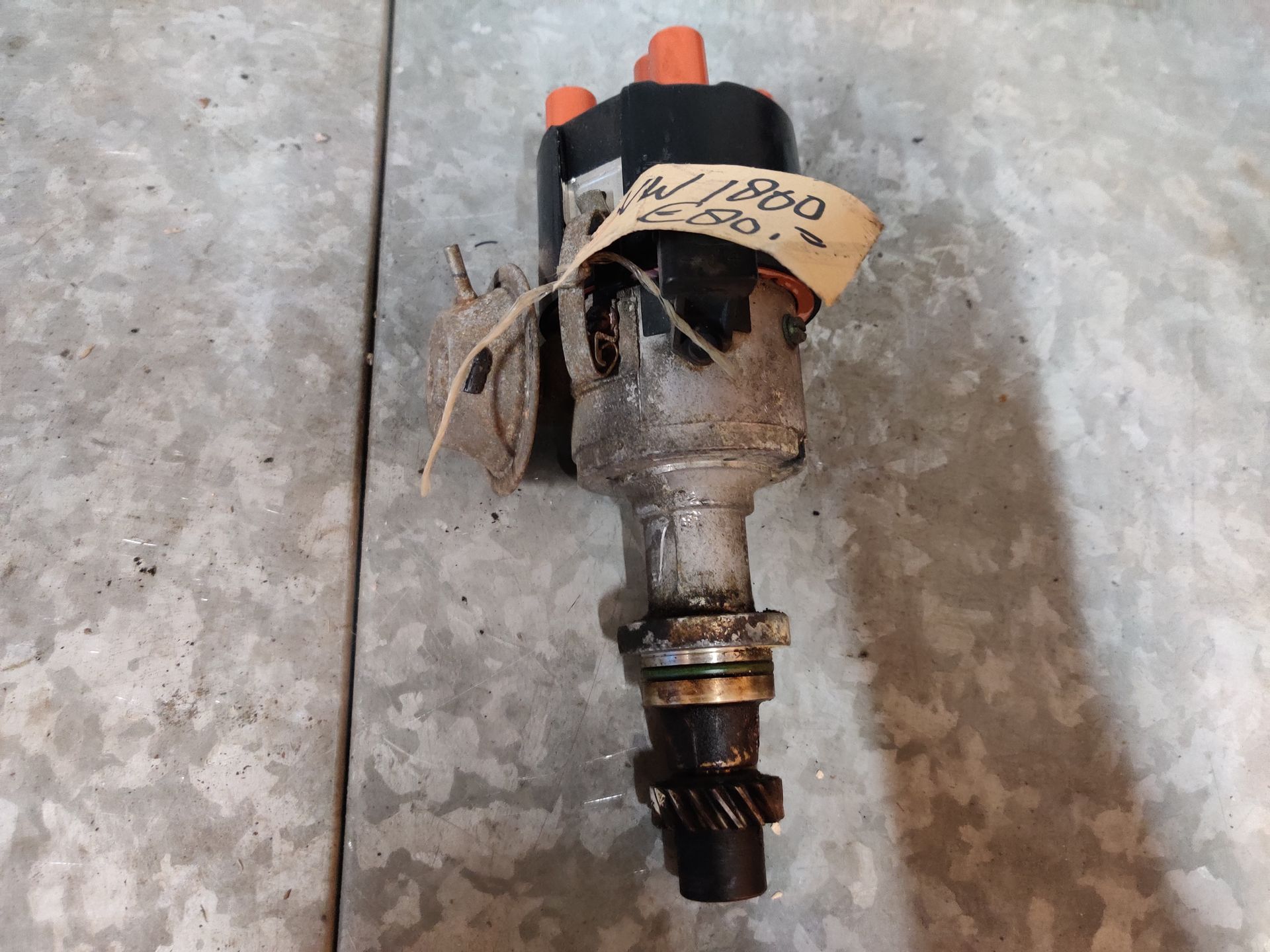 Ontsteking van een VW 1800.