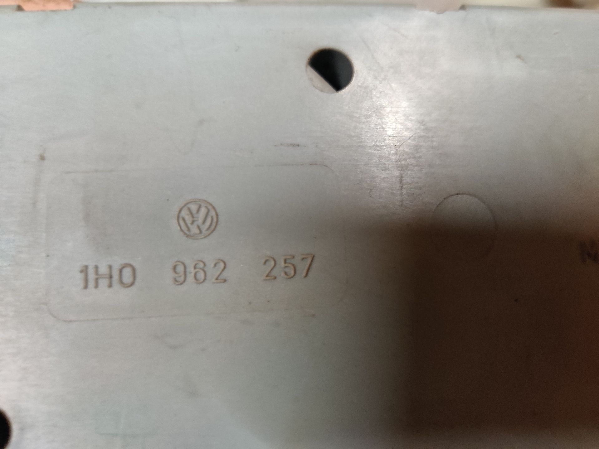 V70, Golf 3, Megane, Scudo, Peugeot, Celica, Fox, Samurai bij Stegeman Autosloperij in Exel.