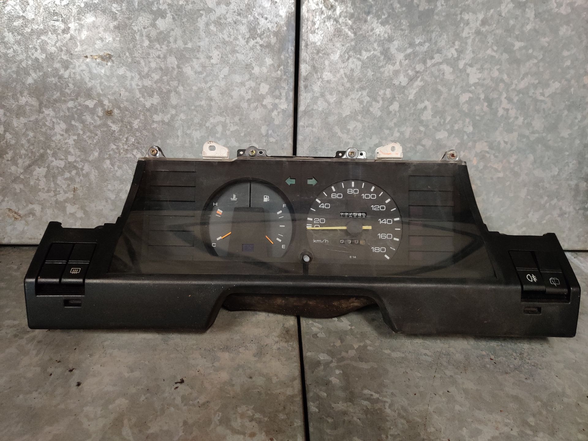 V70, Golf 3, Megane, Scudo, Peugeot, Celica, Fox, Samurai bij Stegeman Autosloperij in Exel.