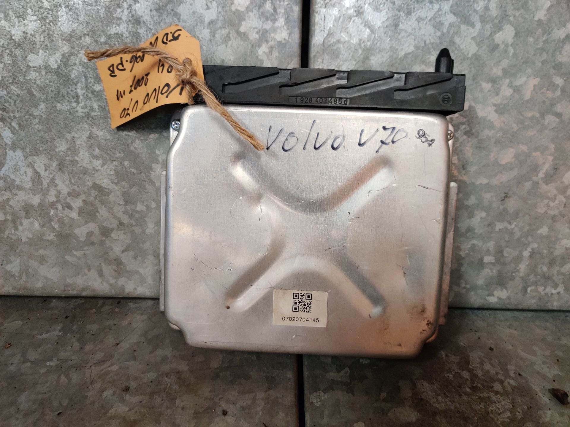 V70, Golf 3, Megane, Scudo, Peugeot, Celica, Fox, Samurai bij Stegeman Autosloperij in Exel.