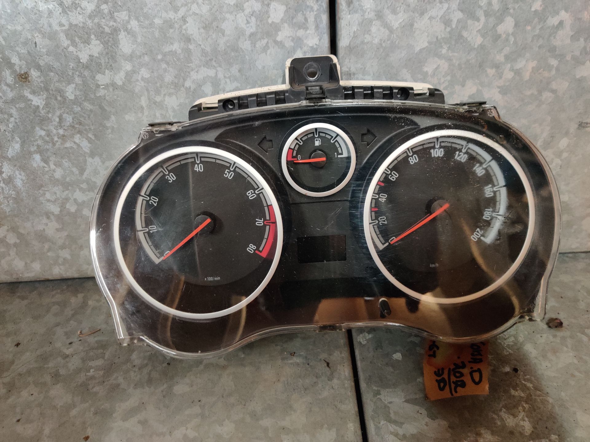 V70, Golf 3, Megane, Scudo, Peugeot, Celica, Fox, Samurai bij Stegeman Autosloperij in Exel.