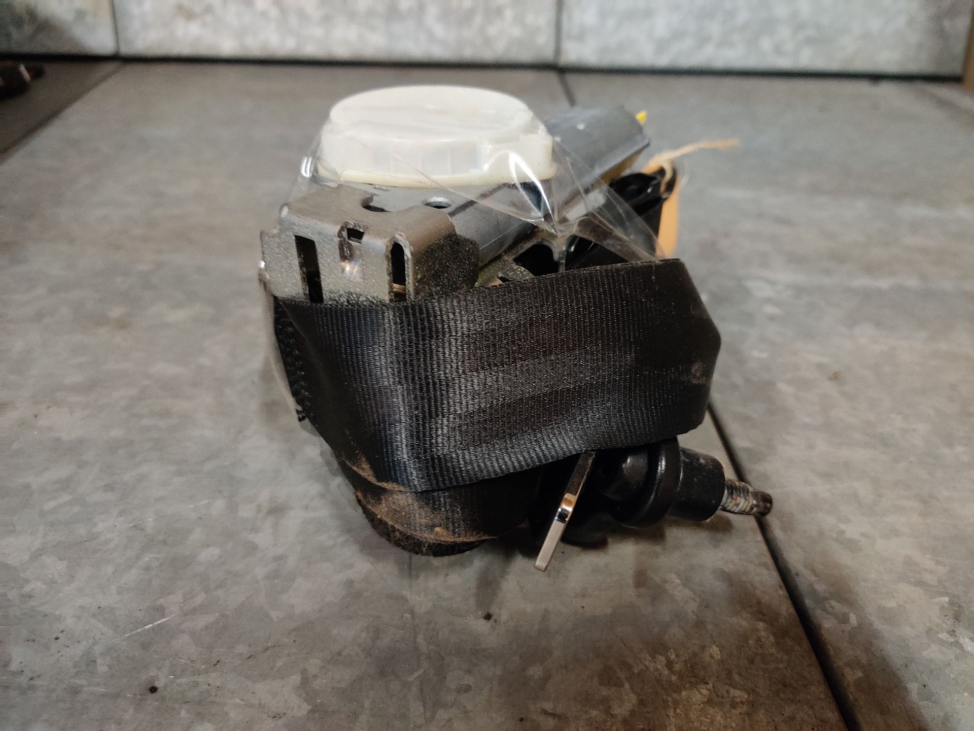Rolgordels bij Stegeman Autosloperij voor goedkope onderdelen.