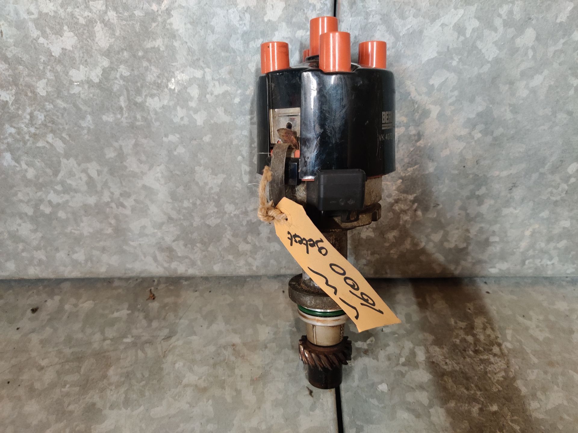 VW 1600 ontsteking bij Stegeman Autosloperij voor goedkope onderdelen.