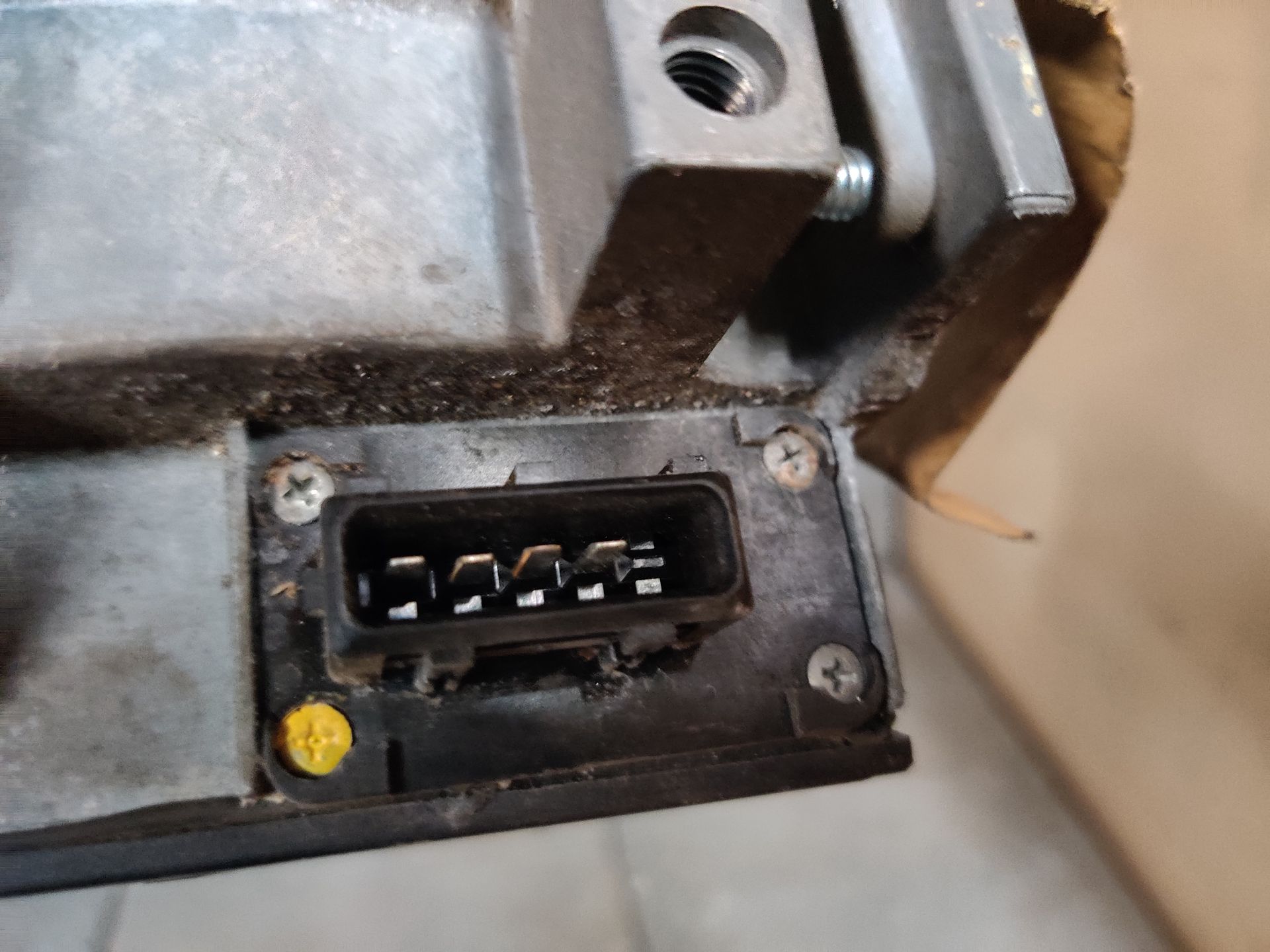 Gebruikte auto onderdelen bij www.stegemanautosloperij.nl afhalen of te bestellen via de webshop.