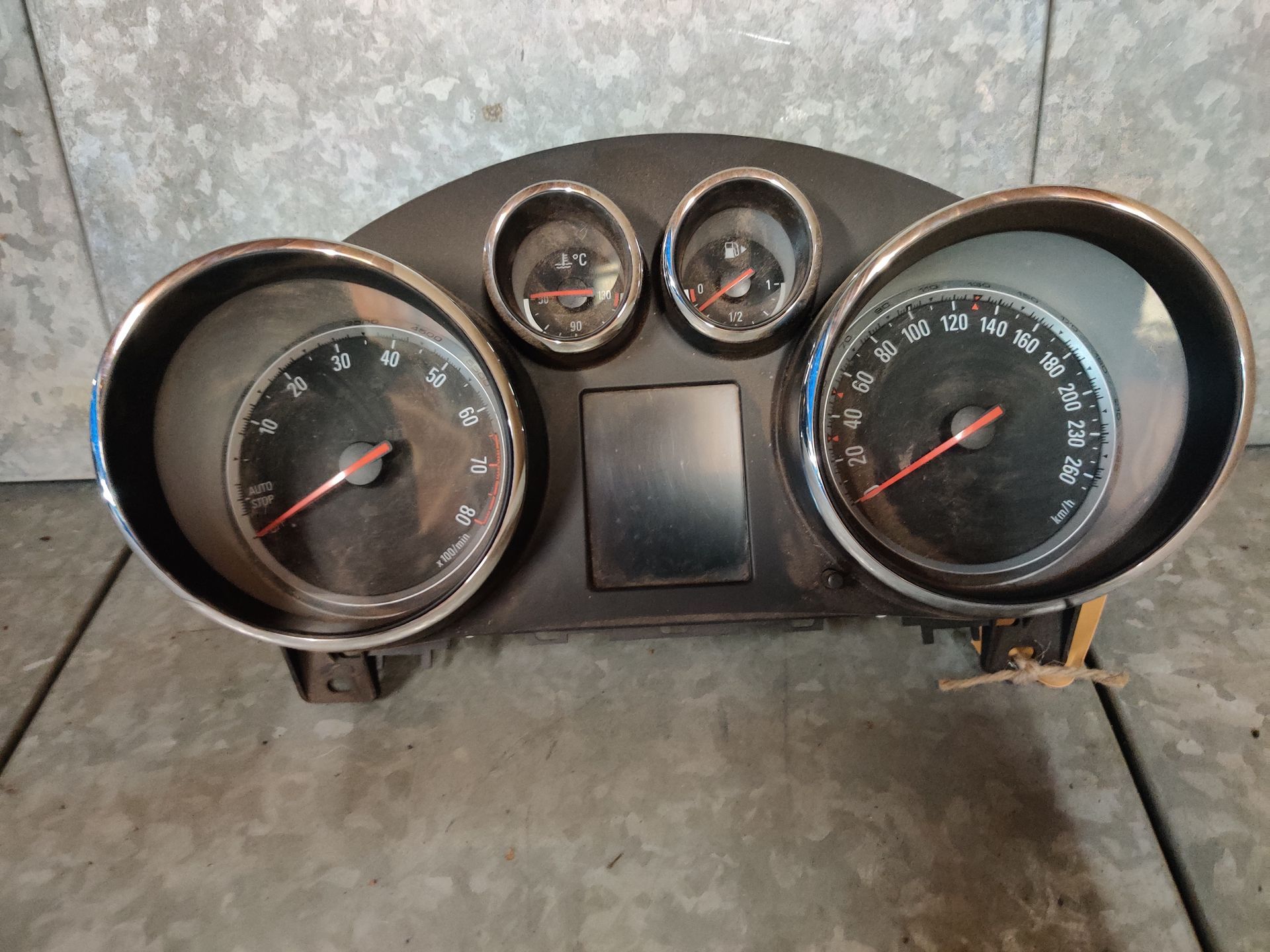 Gebruikte auto onderdelen bij www.stegemanautosloperij.nl afhalen of te bestellen via de webshop.