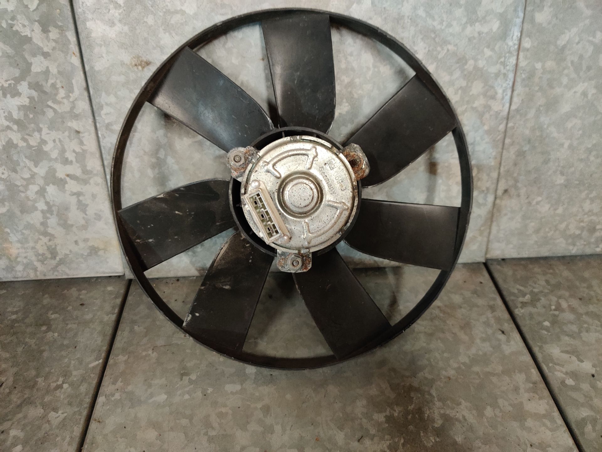 Gebruikte auto onderdelen bij www.stegemanautosloperij.nl afhalen of te bestellen via de webshop.