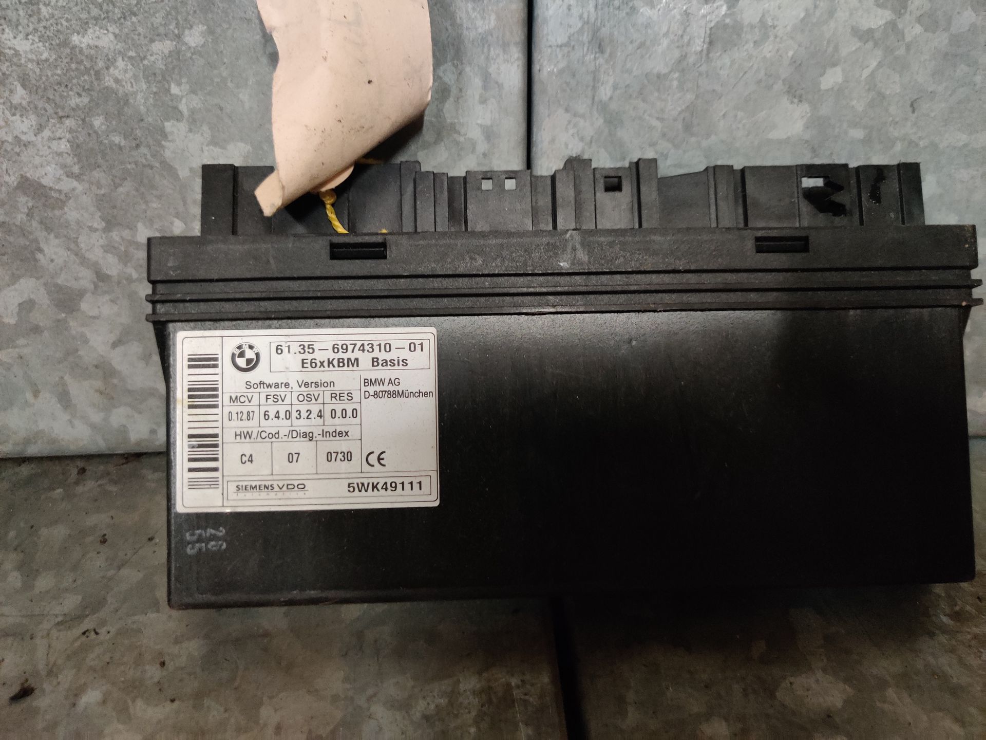 BMW 525i Comfot module bij Stegeman Autosloperij