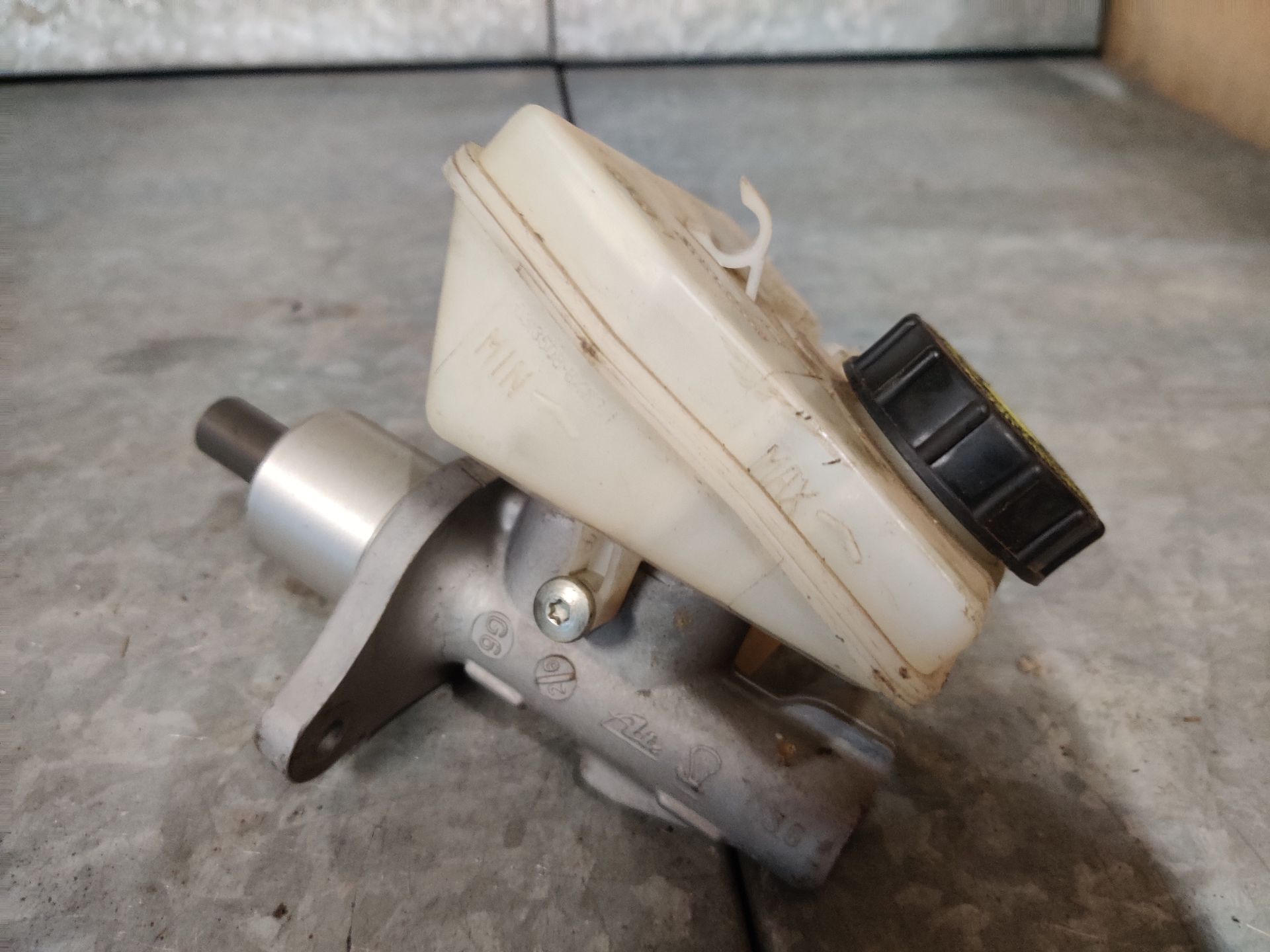 Hoofdremcilinder van diverse merken bij Stegemancarparts.nl