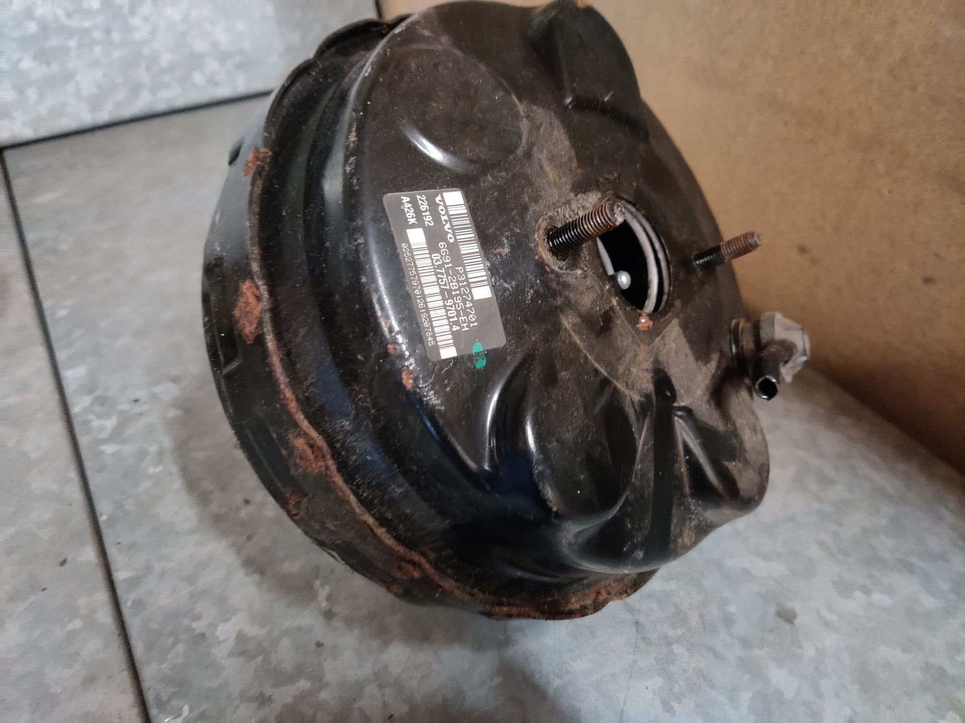 Volvo V70 gebruikte onderdelen bij Stegeman Autosloperij in Exel, scherpe prijzen.