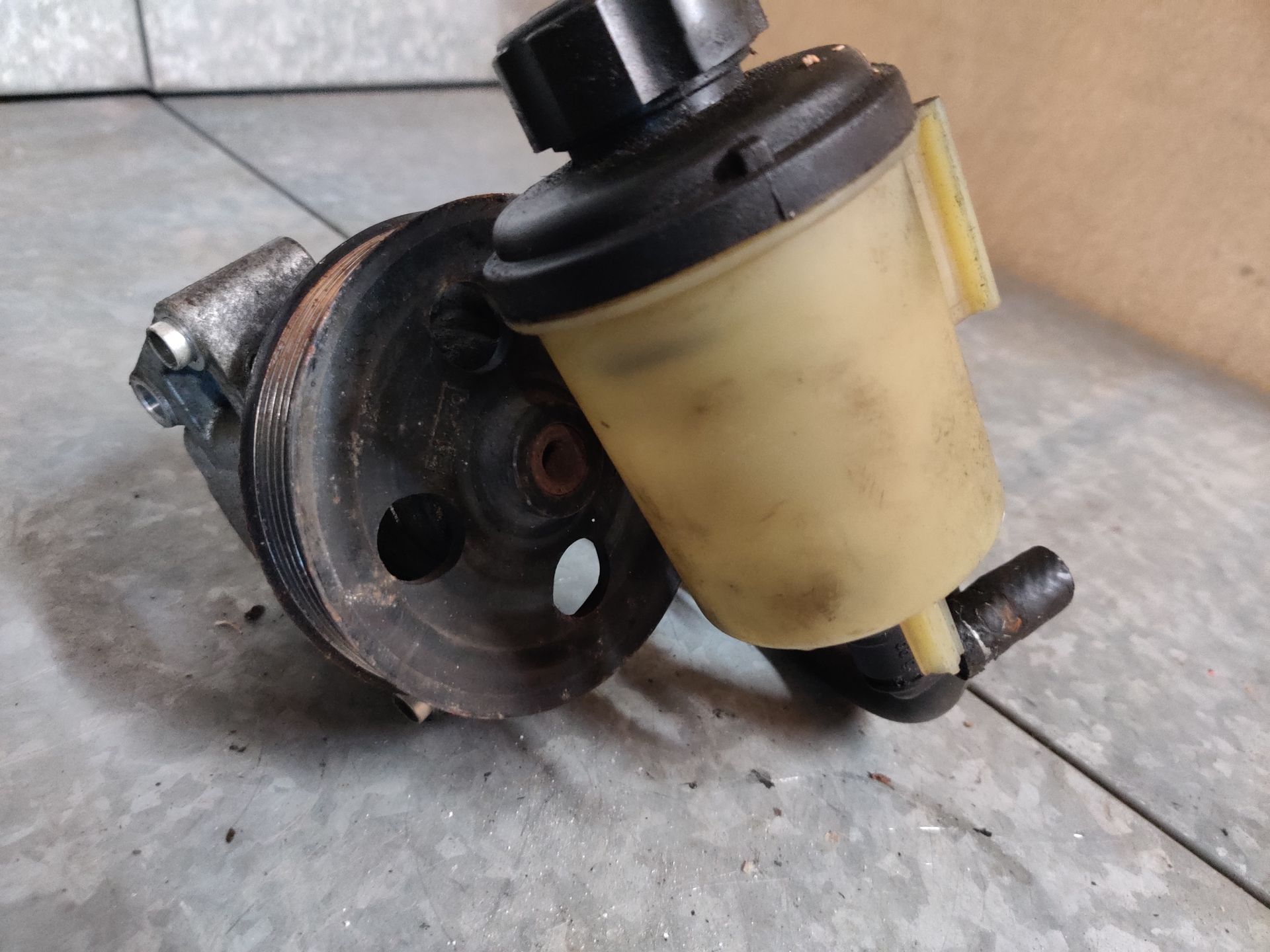 Volvo V70 gebruikte onderdelen bij Stegeman Autosloperij in Exel, scherpe prijzen.