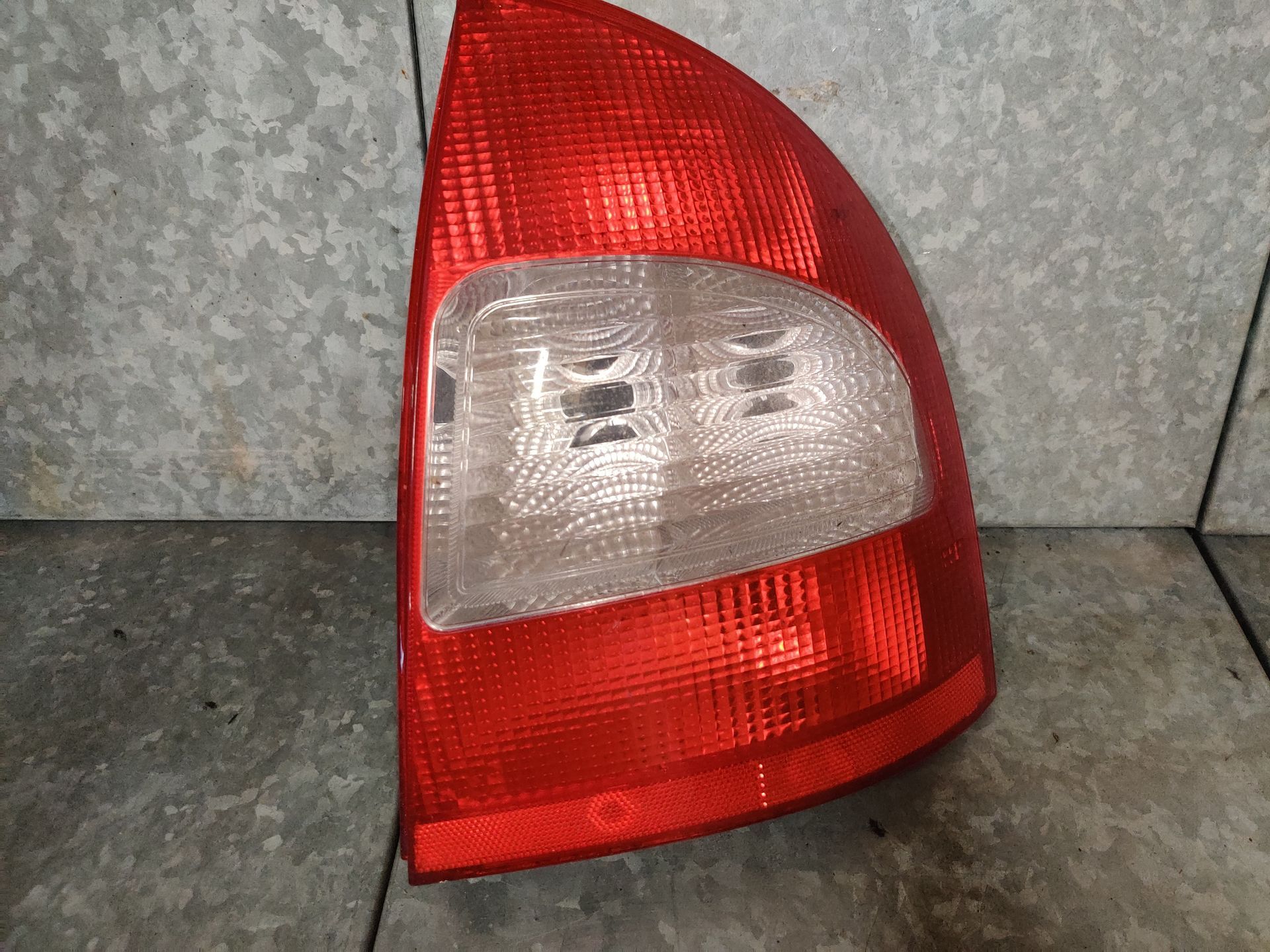 Ruime voorraad gebruikte auto onderdelen bij www.stegemancarparts.nl